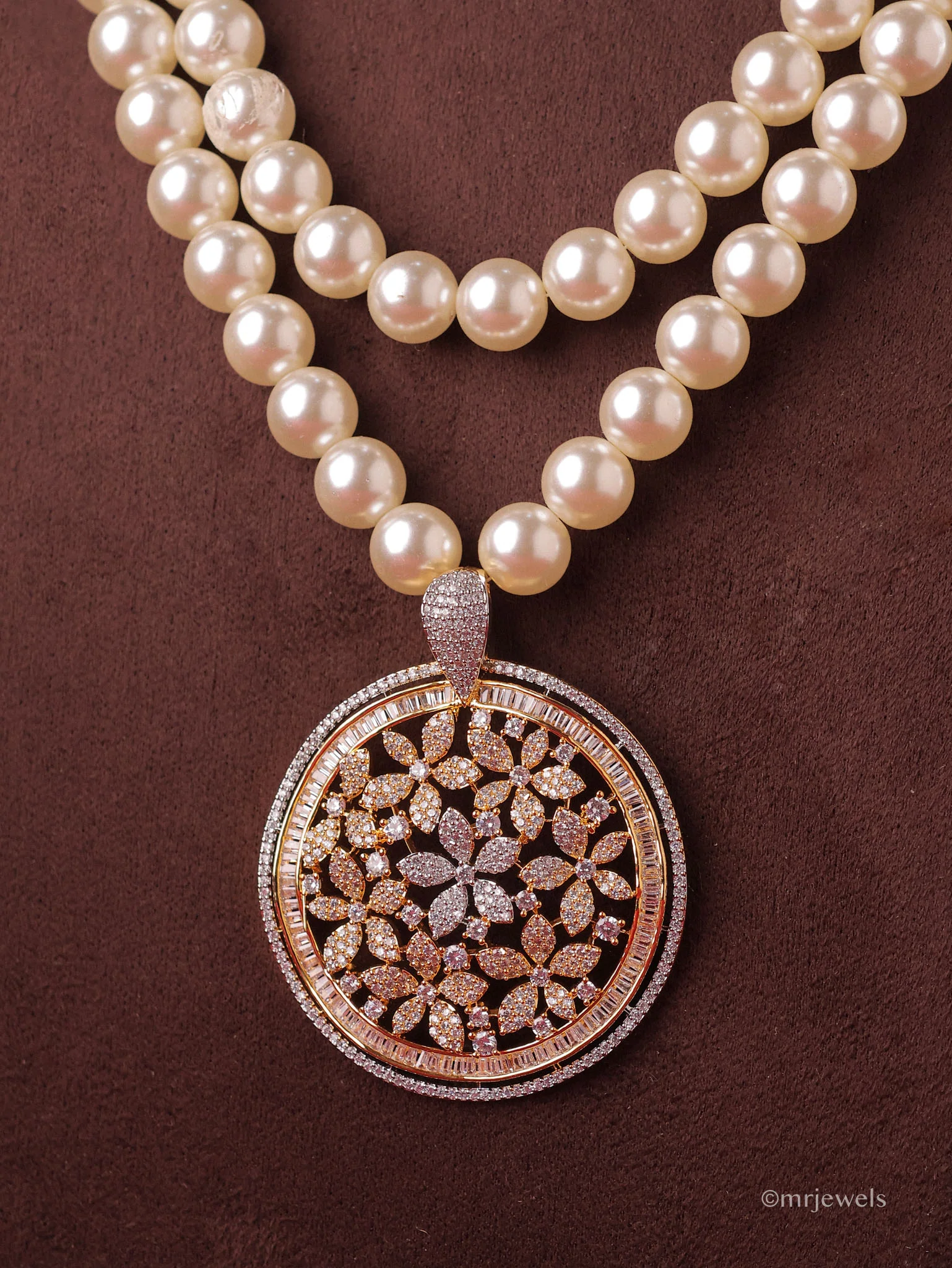 Noor Éternelle Pearl Necklace Set - Image 2