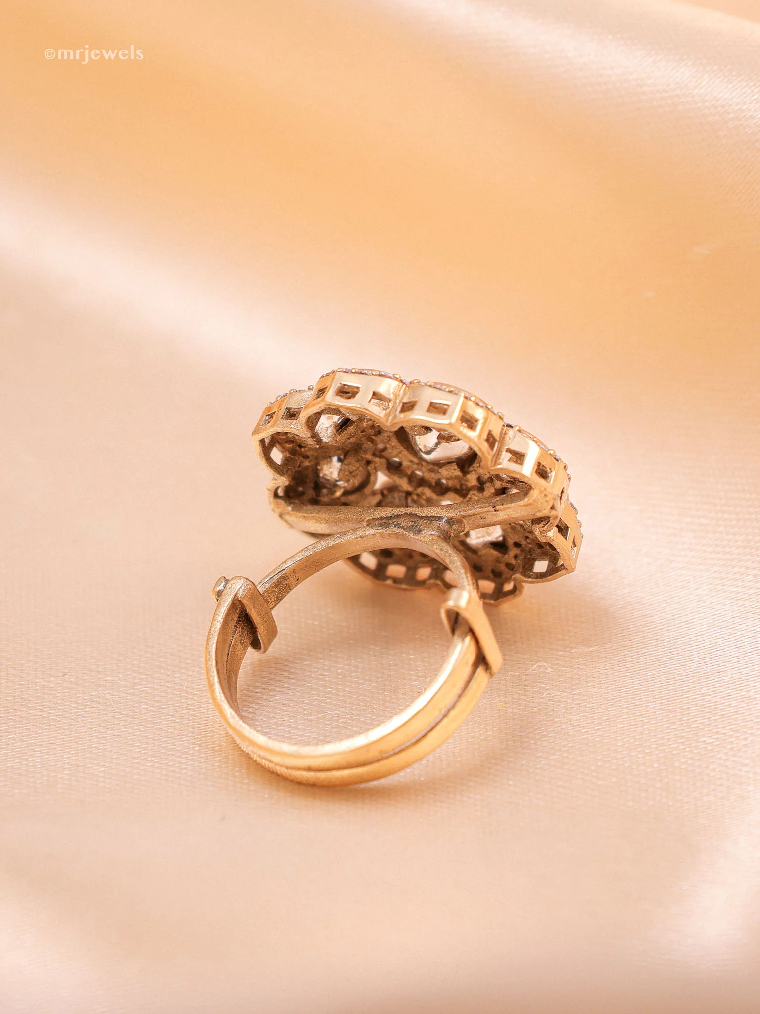 Noor Mehandi Polki Floral Ring - Image 3