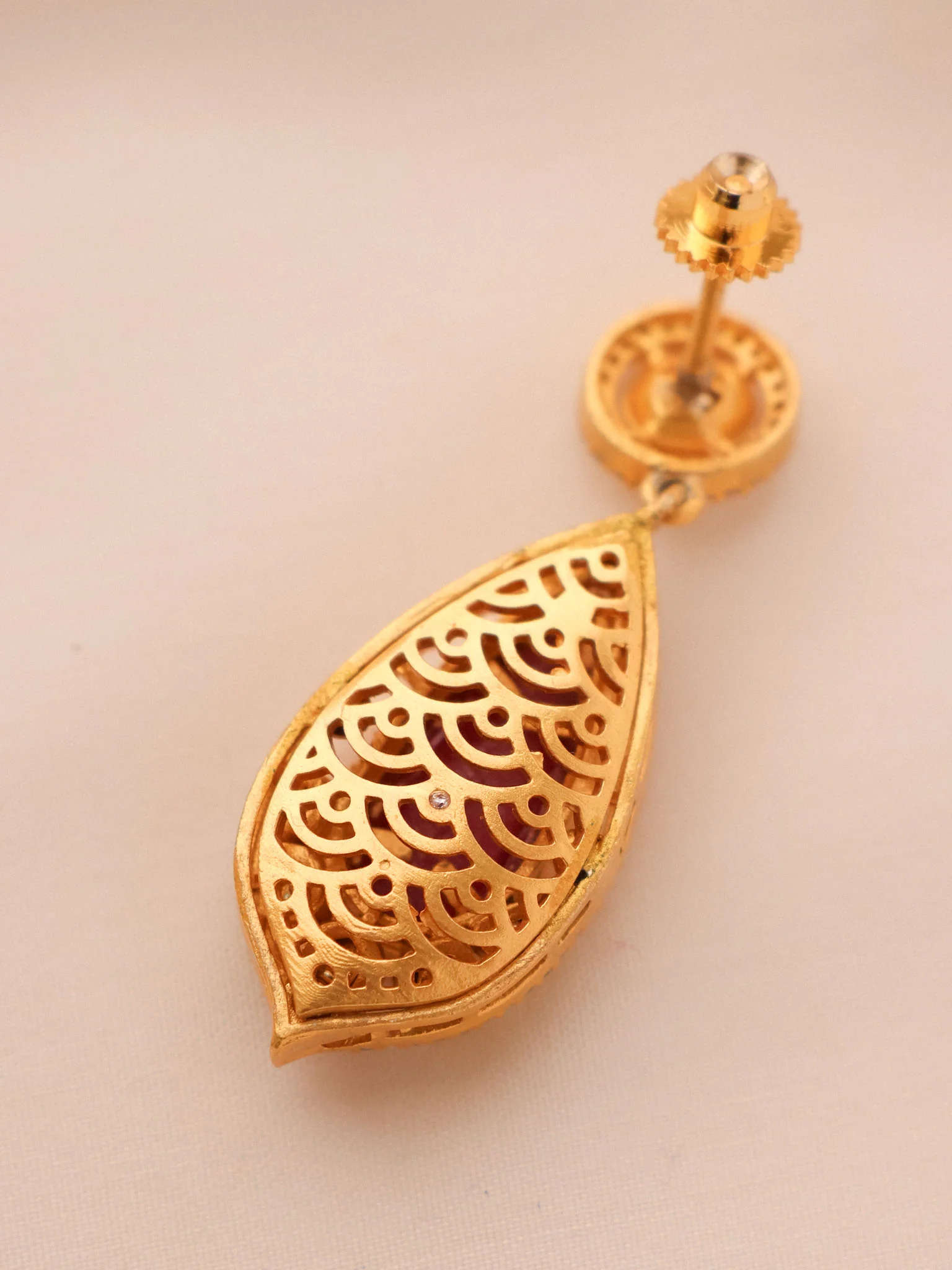 Nooré Teardrop Polki Pendant Set (Ruby/Emerald) - Image 3