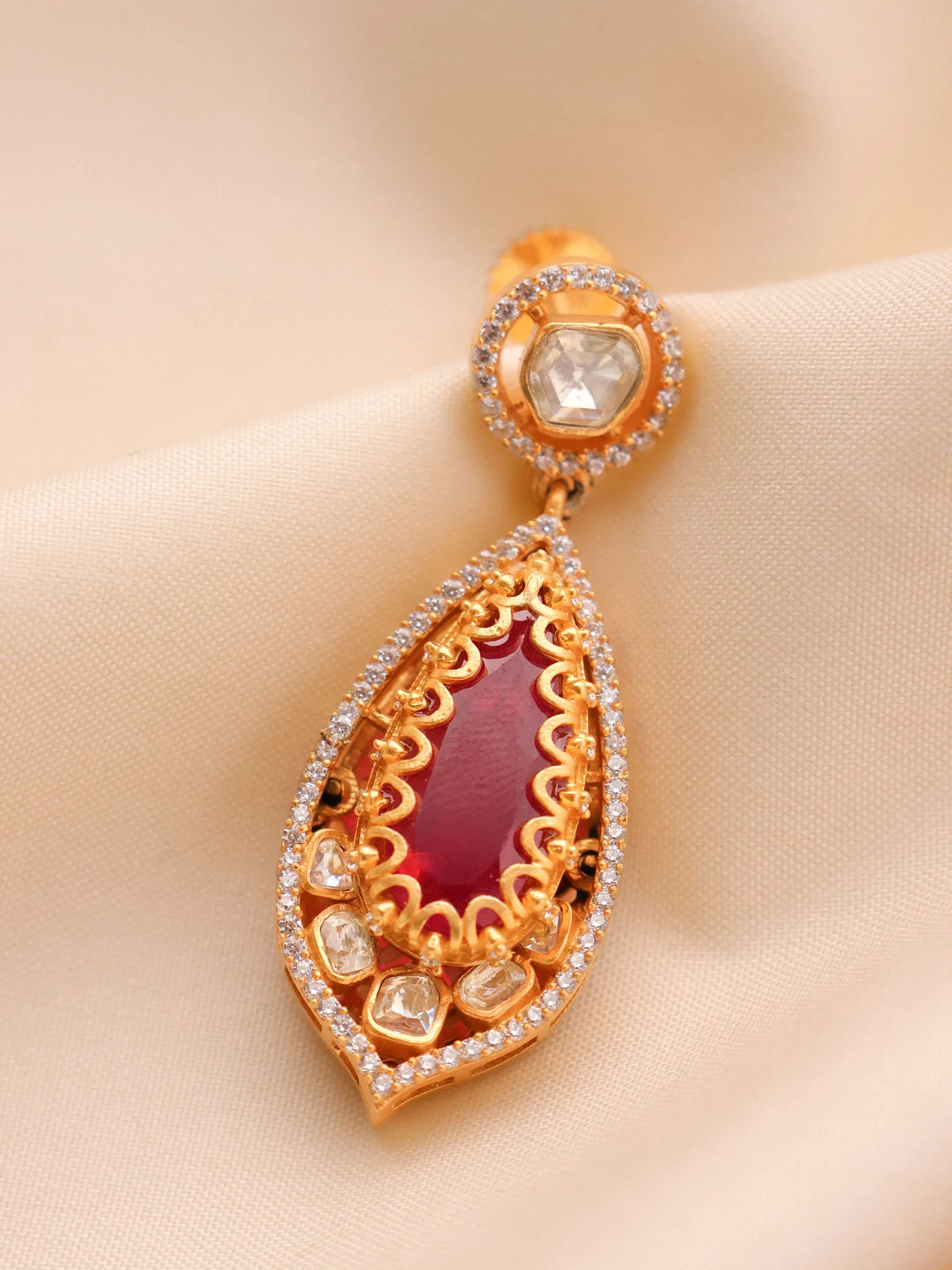 Nooré Teardrop Polki Pendant Set (Ruby/Emerald) - Image 4