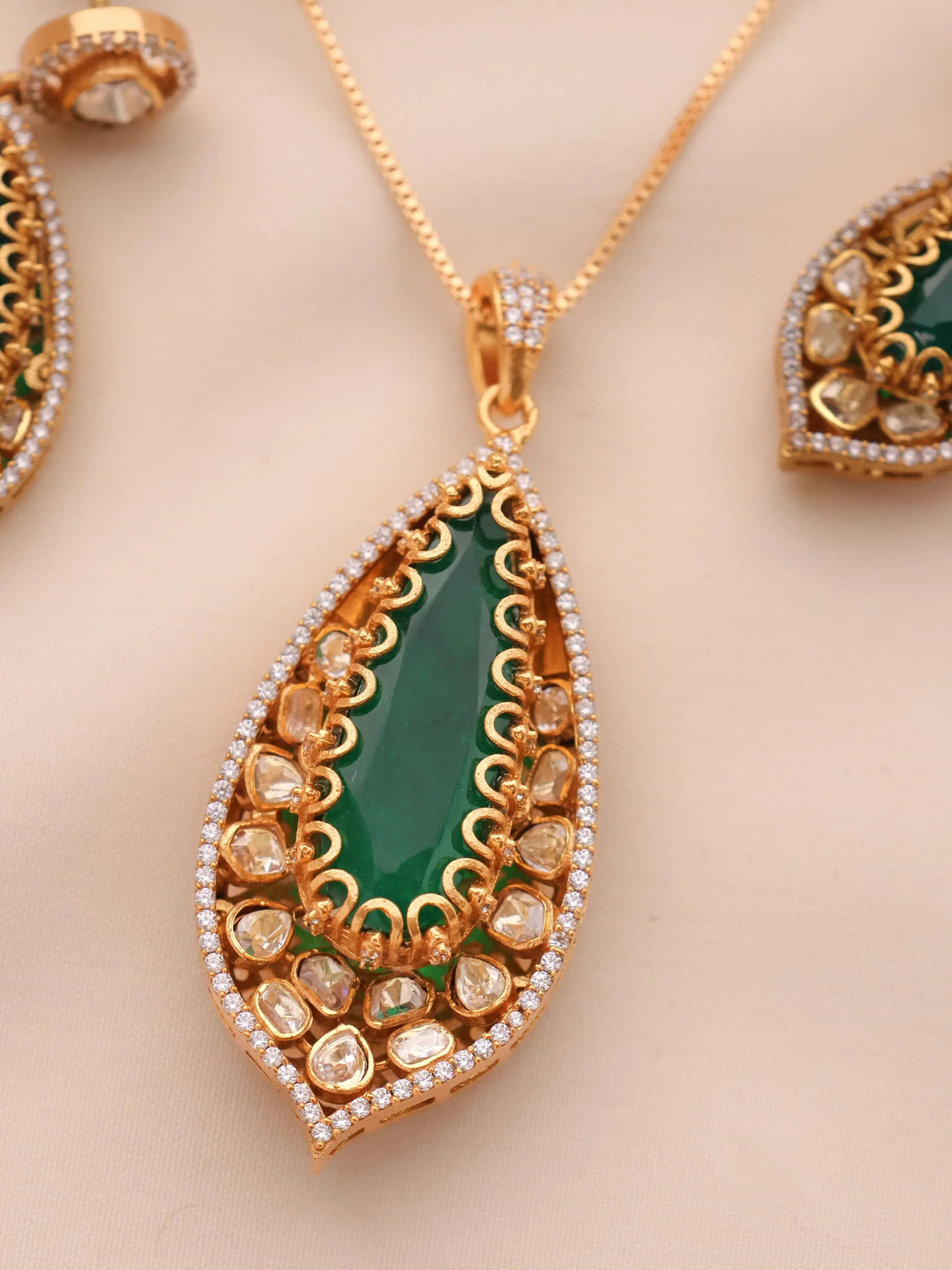 Nooré Teardrop Polki Pendant Set (Ruby/Emerald) - Image 5
