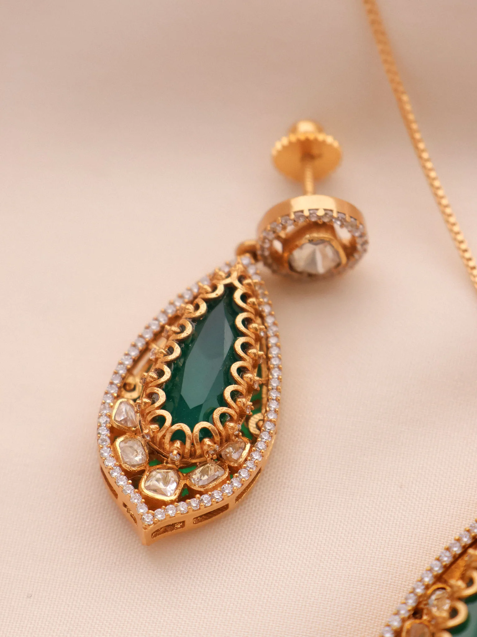 Nooré Teardrop Polki Pendant Set (Ruby/Emerald) - Image 6