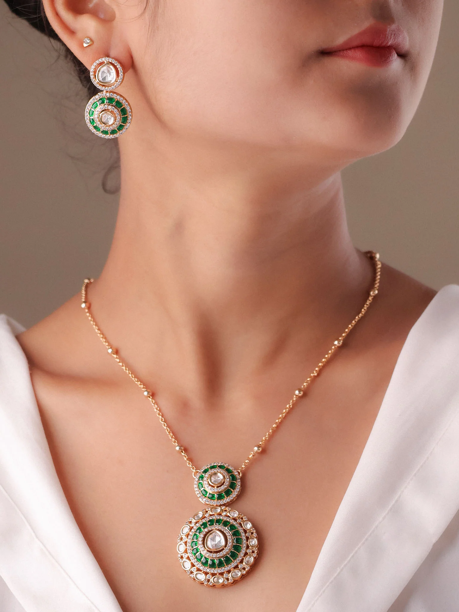 Nooreh  Pendant Set