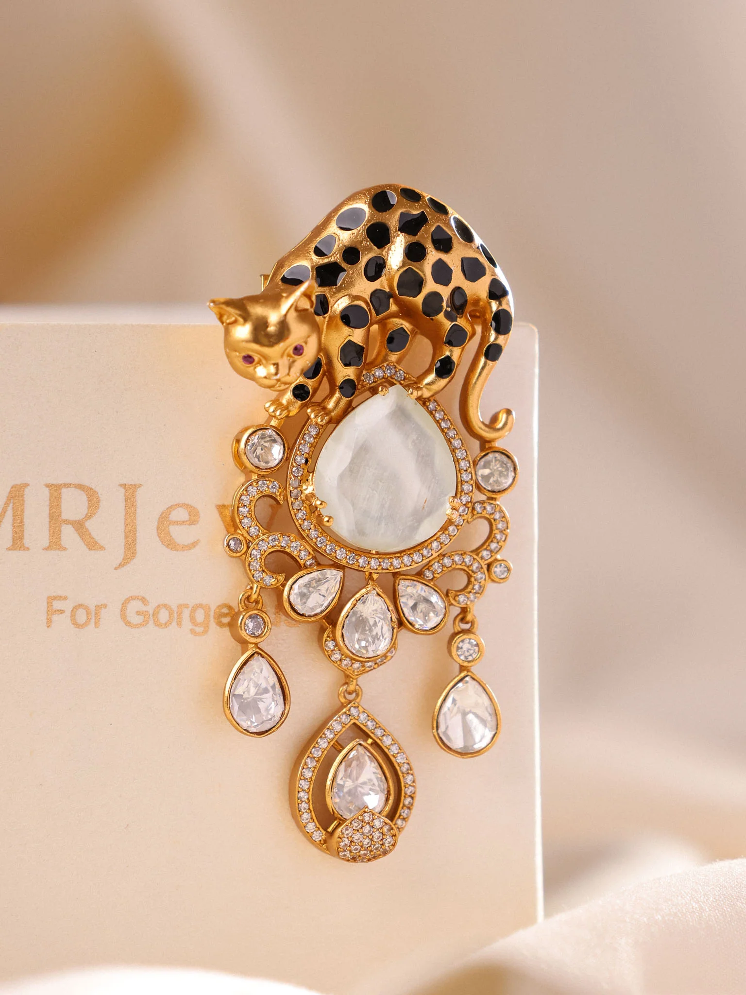 Panther Royale Gemstone Brooch - Image 10