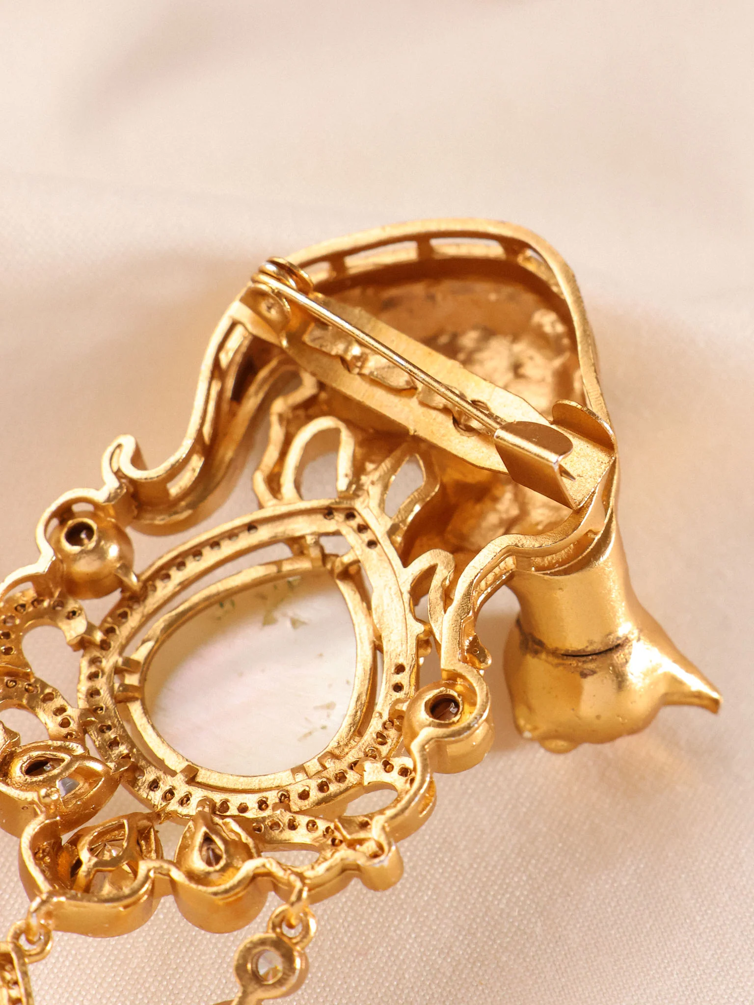 Panther Royale Gemstone Brooch - Image 12
