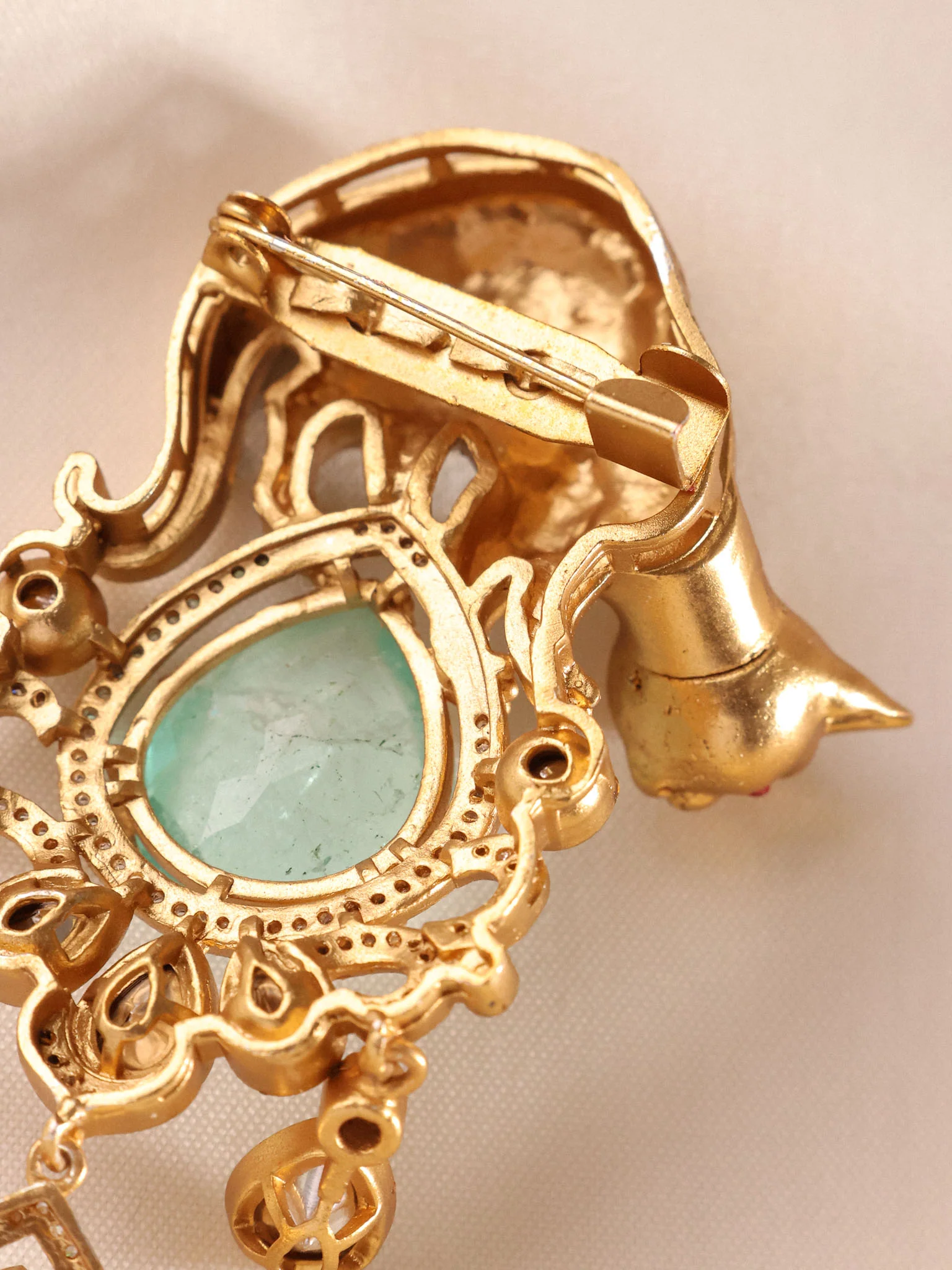 Panther Royale Gemstone Brooch - Image 9