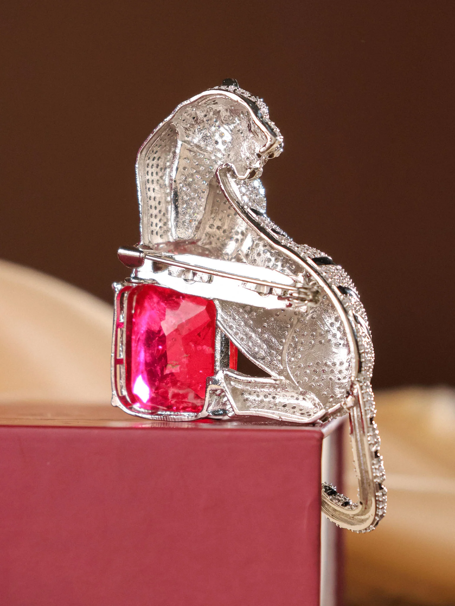 Panther Statement Brooch - Image 8