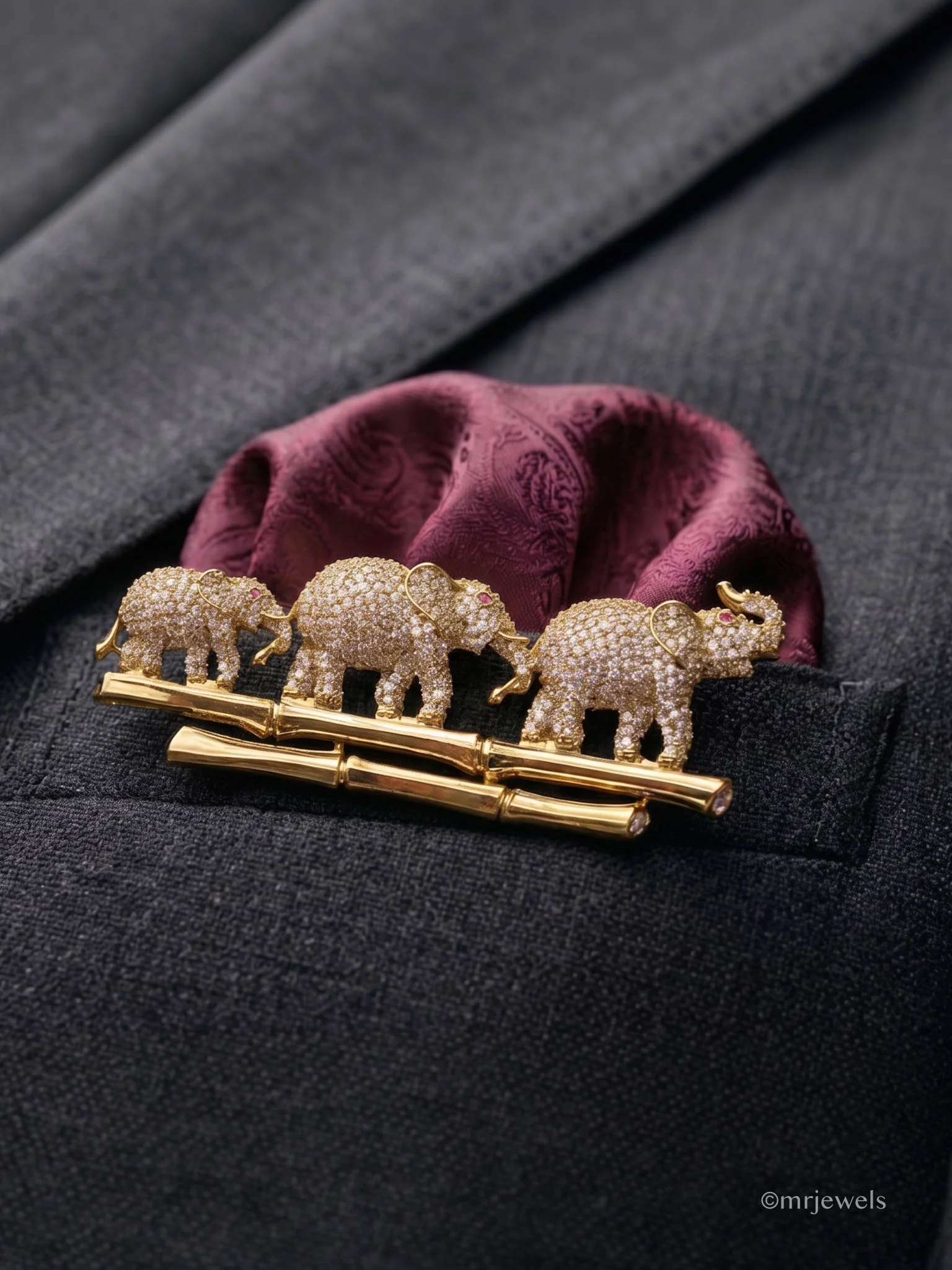 Pavé Elephant Brooch for Men's Suits - Image 4