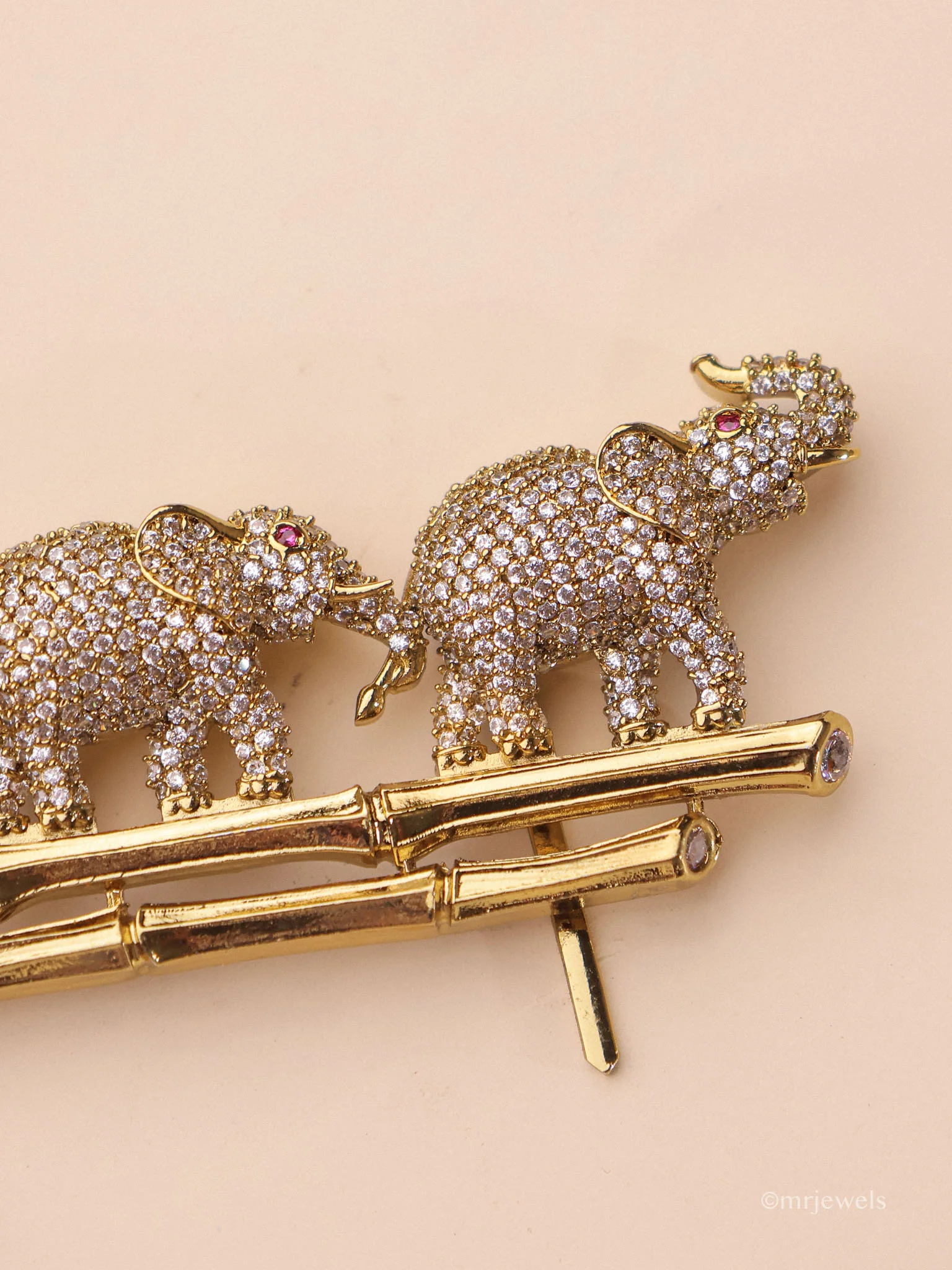 Pavé Elephant Brooch for Men's Suits - Image 5