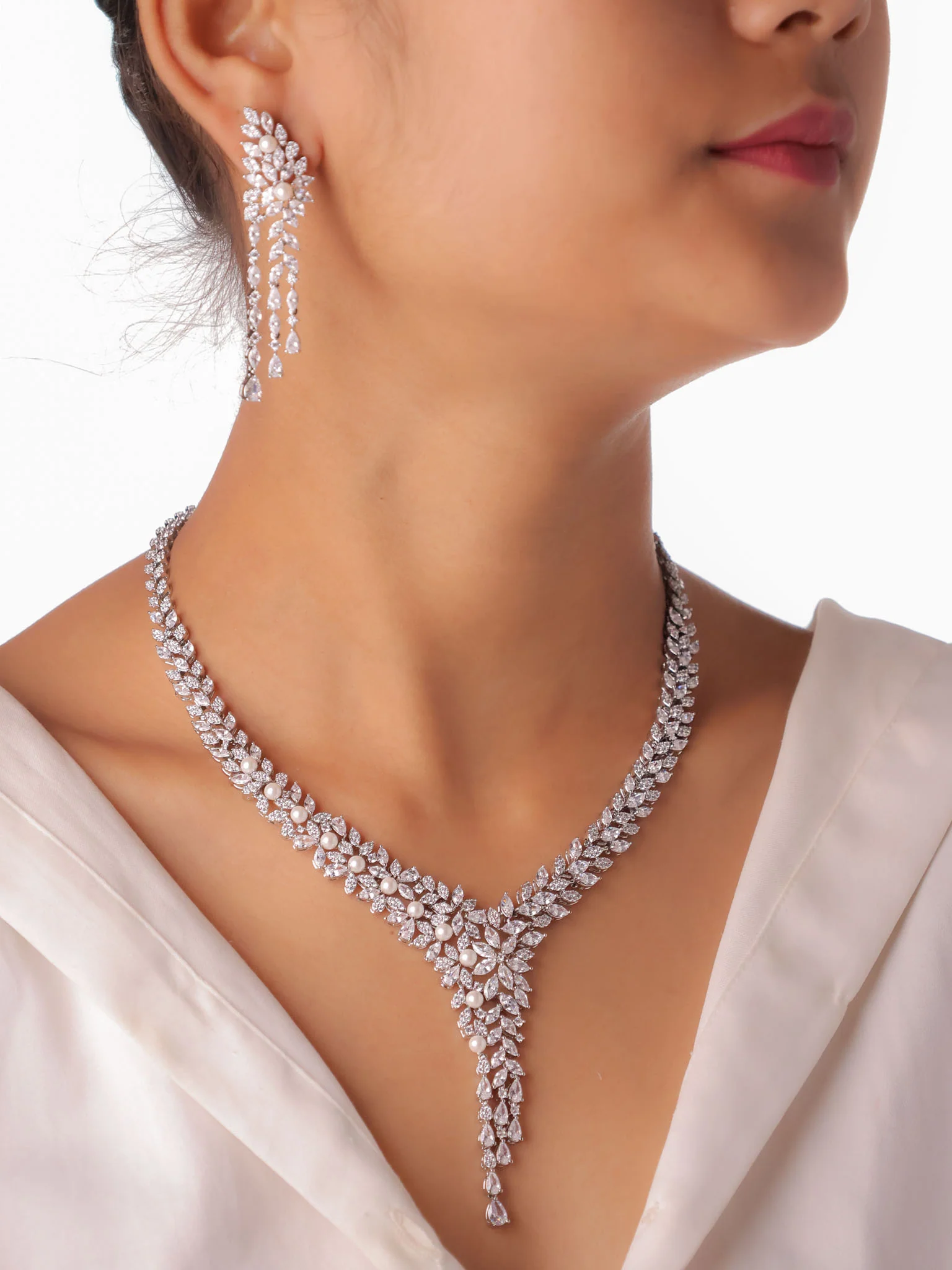 Pearl Emerald Diamond Necklace Set - Image 10