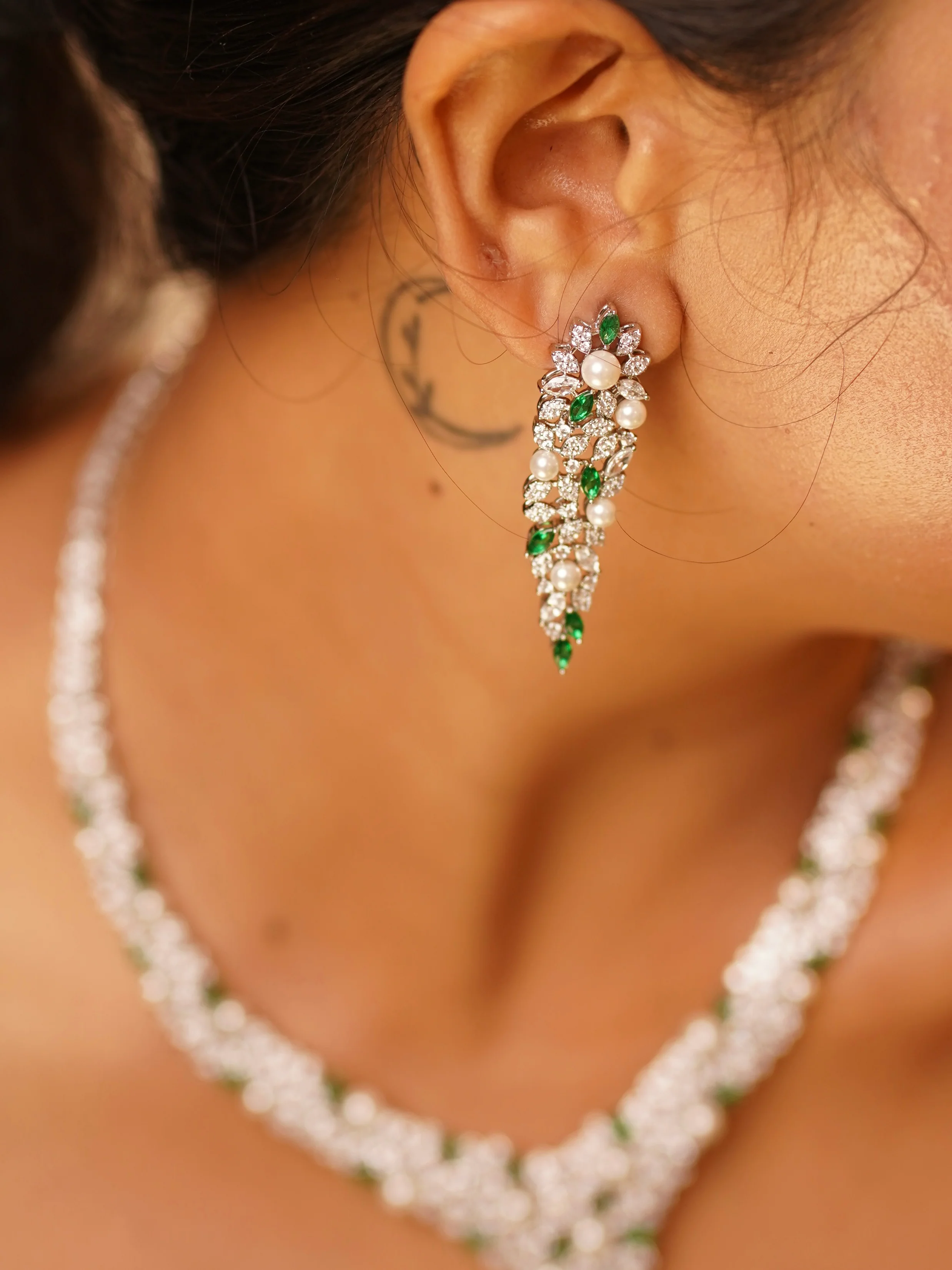Pearl Emerald Diamond Necklace Set - Image 4