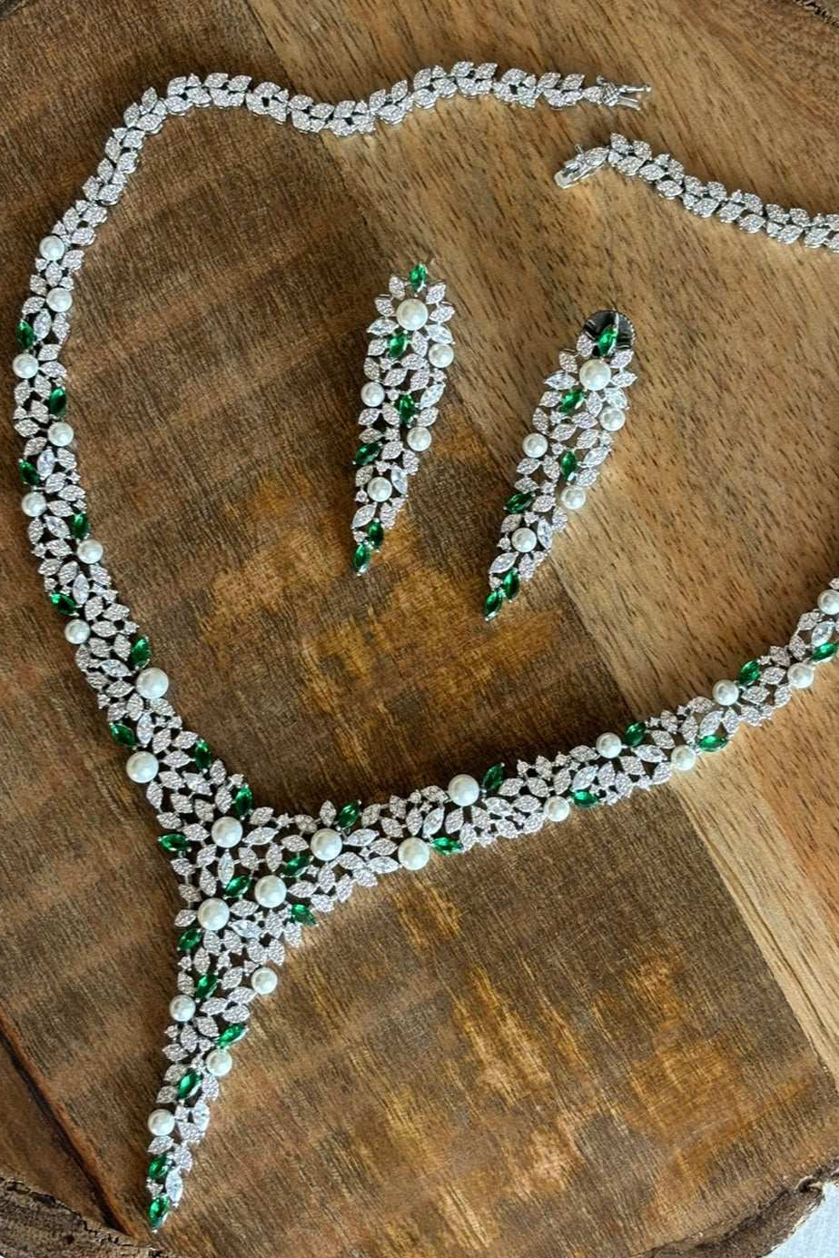 Pearl Emerald Diamond Necklace Set - Image 5