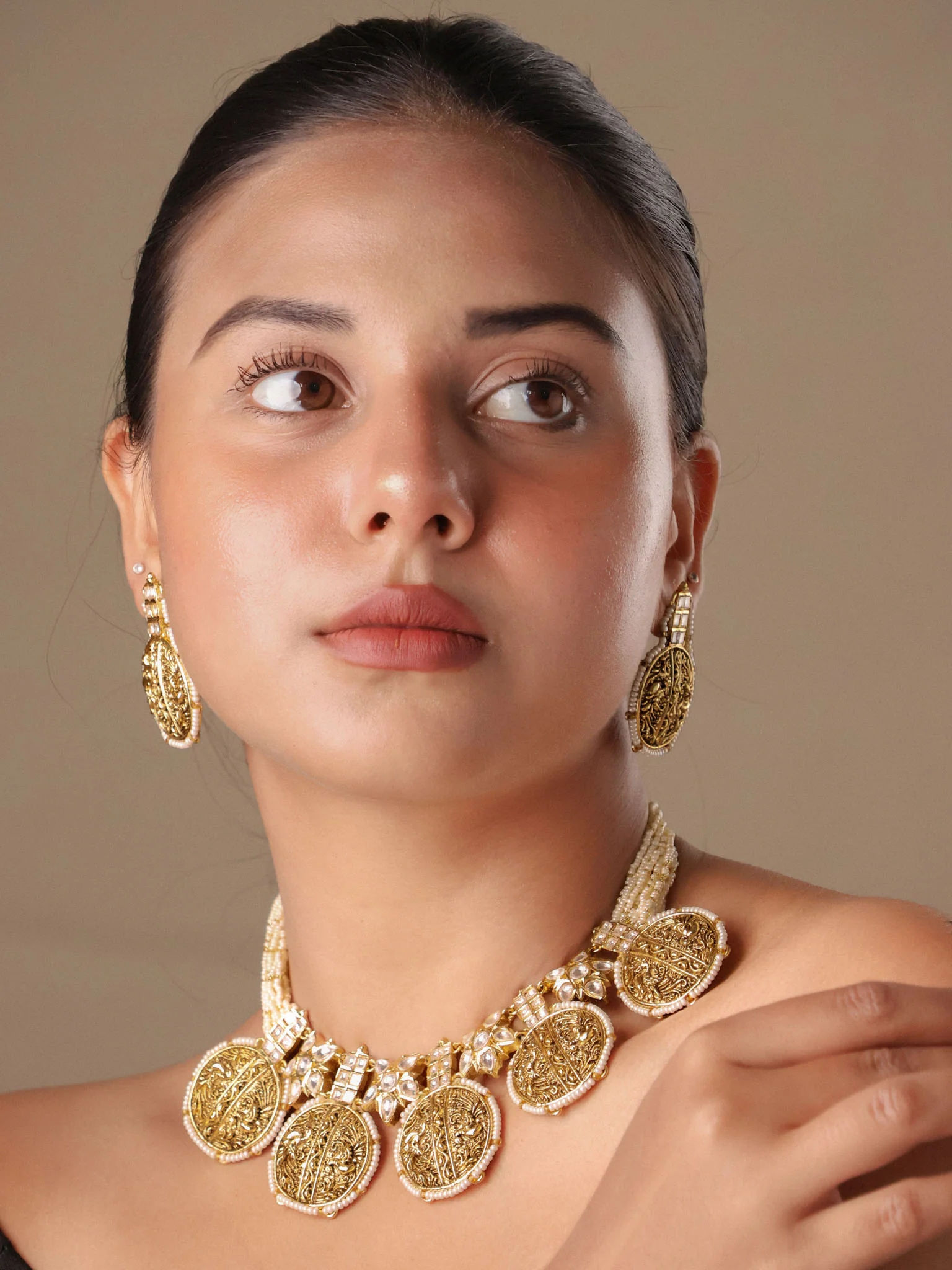 Rajmudra Riwaayat Kundan Necklace Set