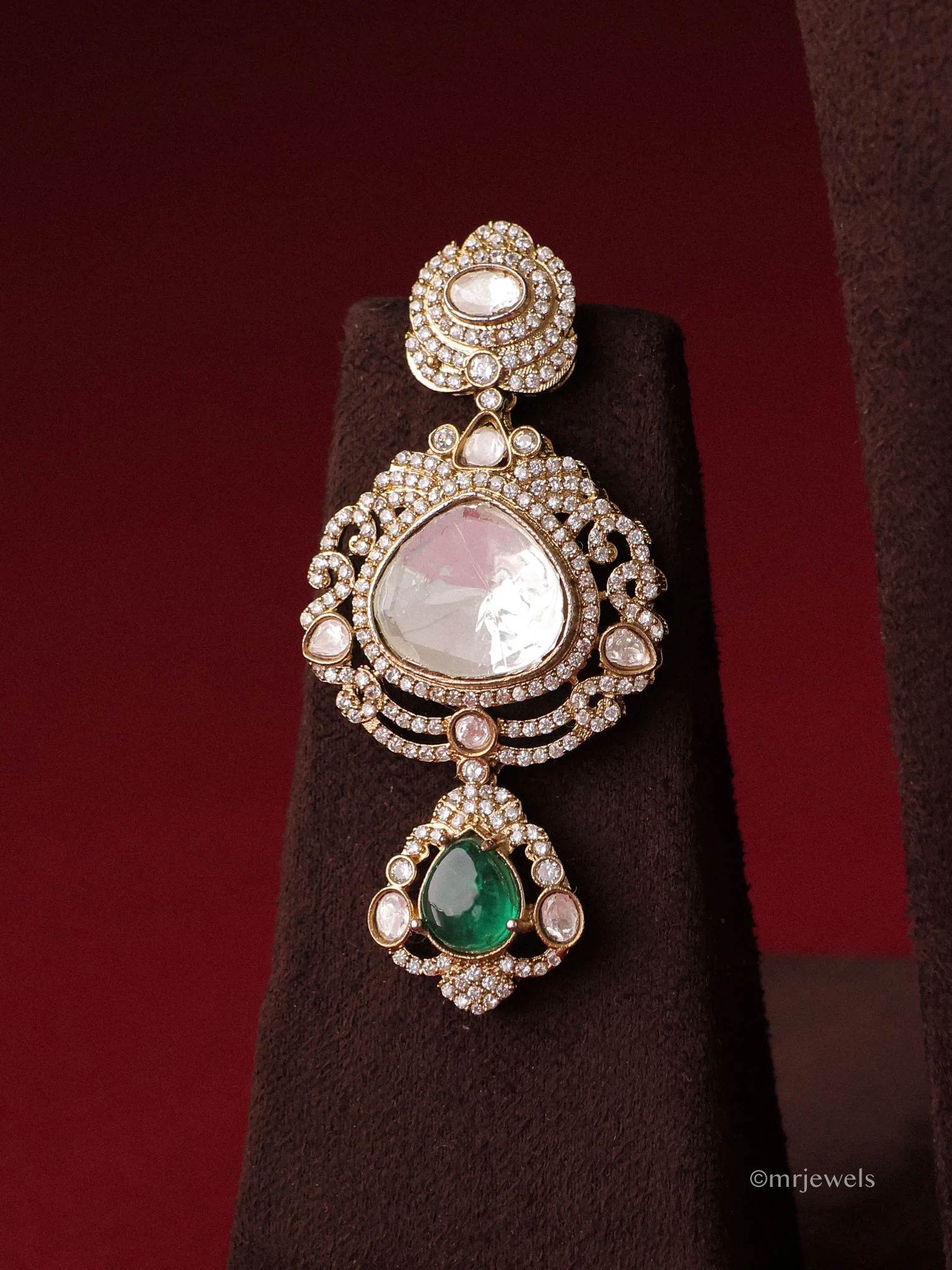 Rajvanshi Emerald Polki Set - Image 4