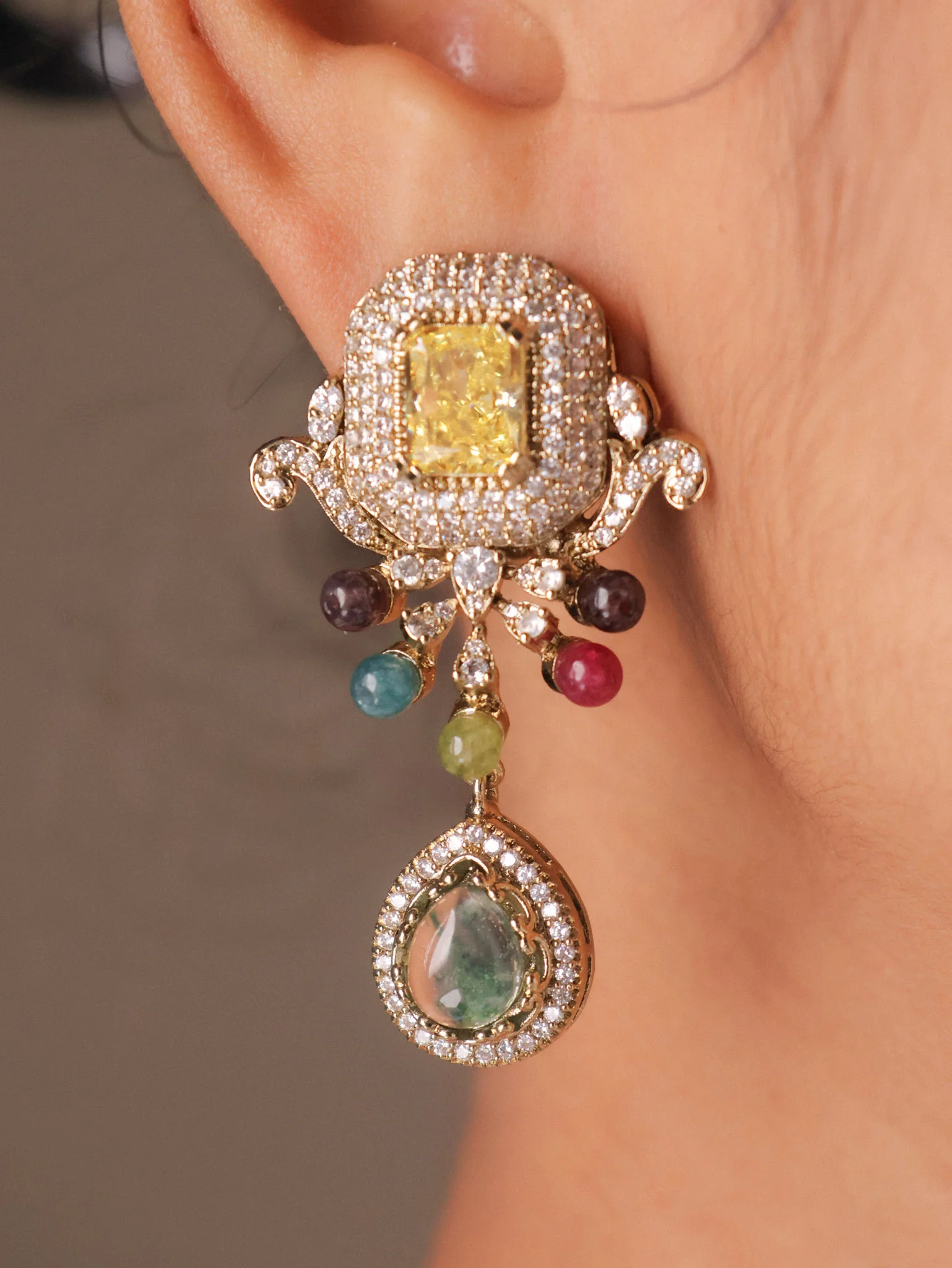 Ratna Noor Navratna Pendant Set - Image 3