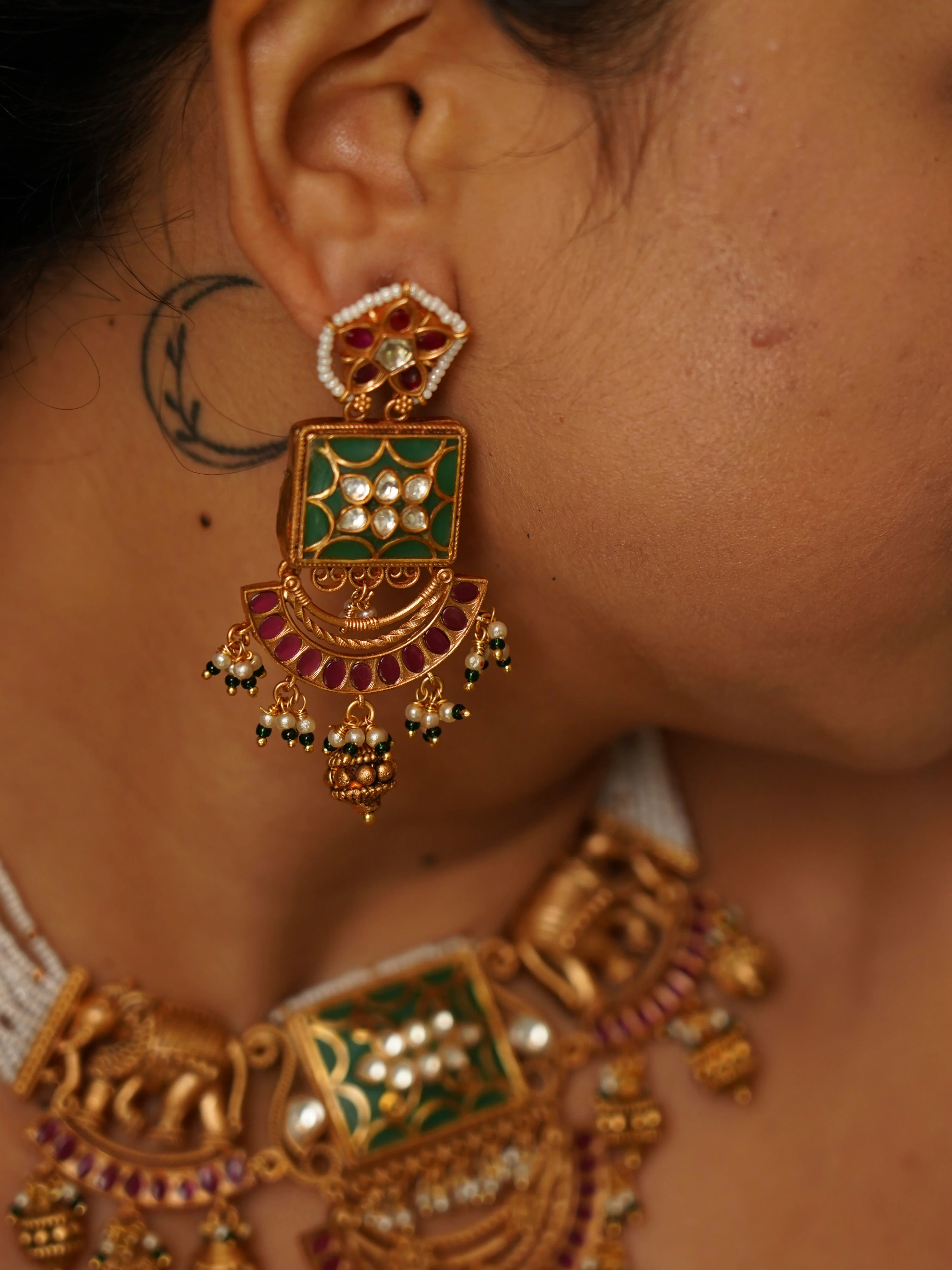 Regal Elephant Motif Heritage Set - Image 3