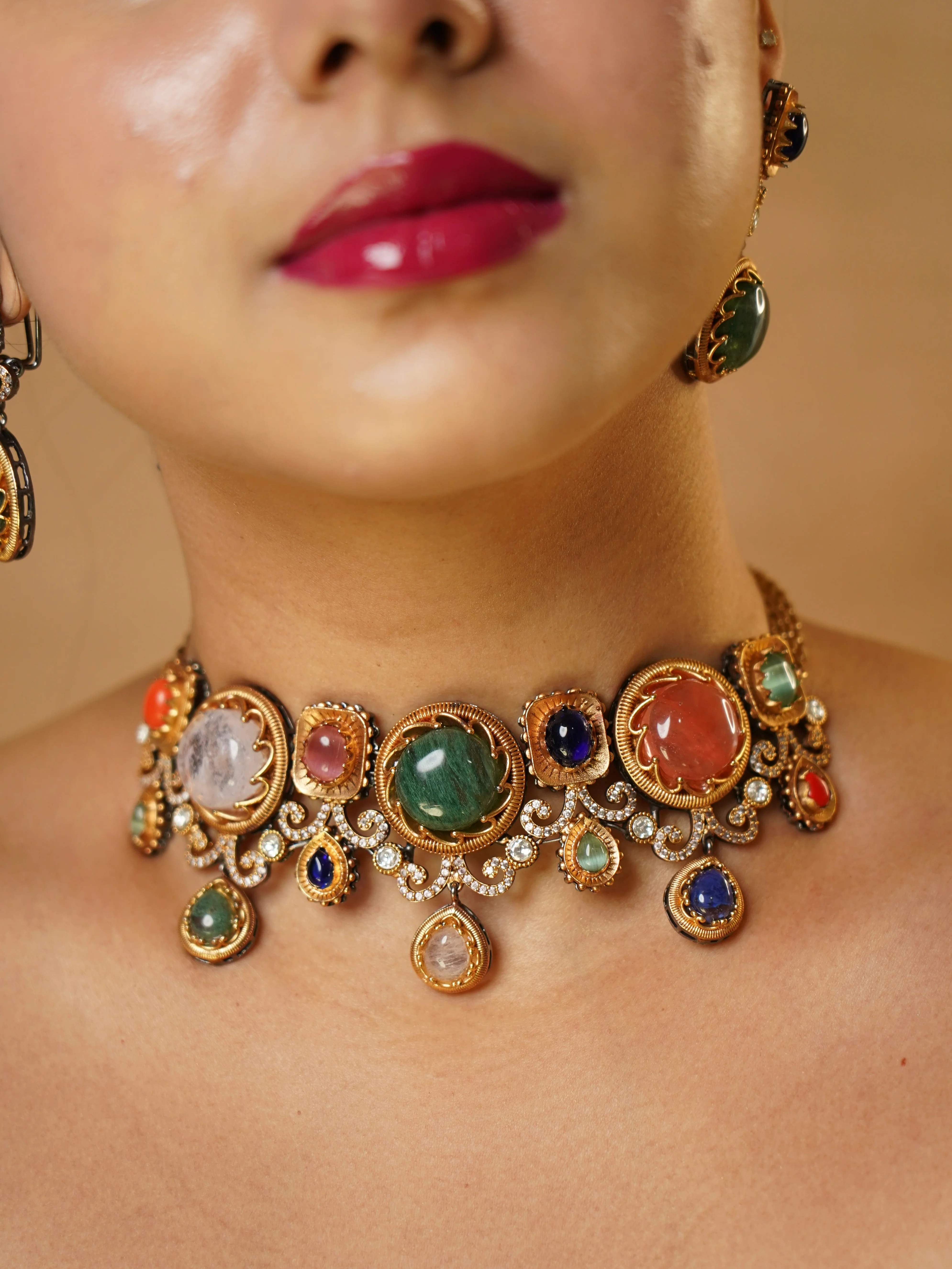 Regal Medallion Choker Set - Image 2