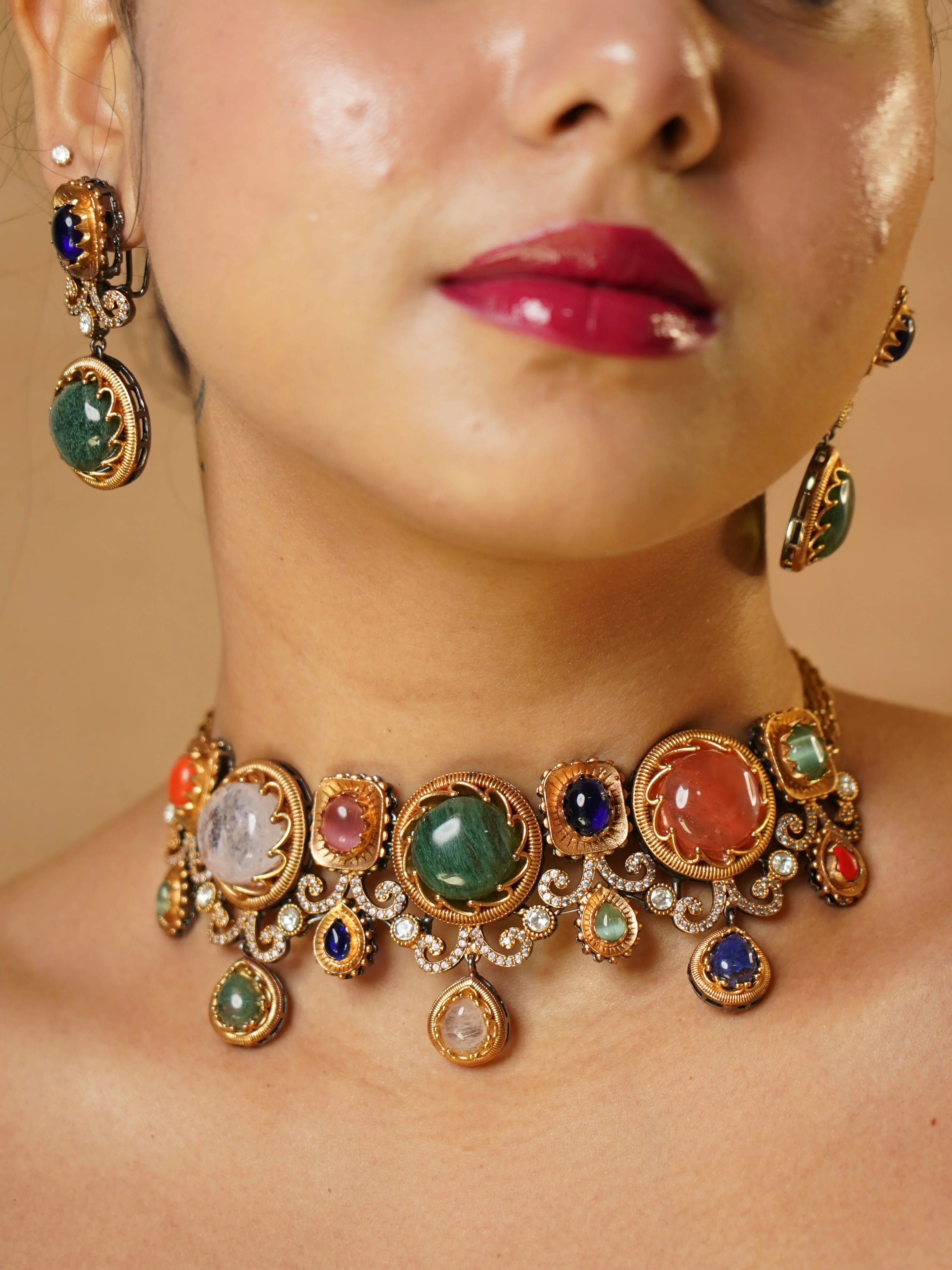 Regal Medallion Choker Set - Image 4