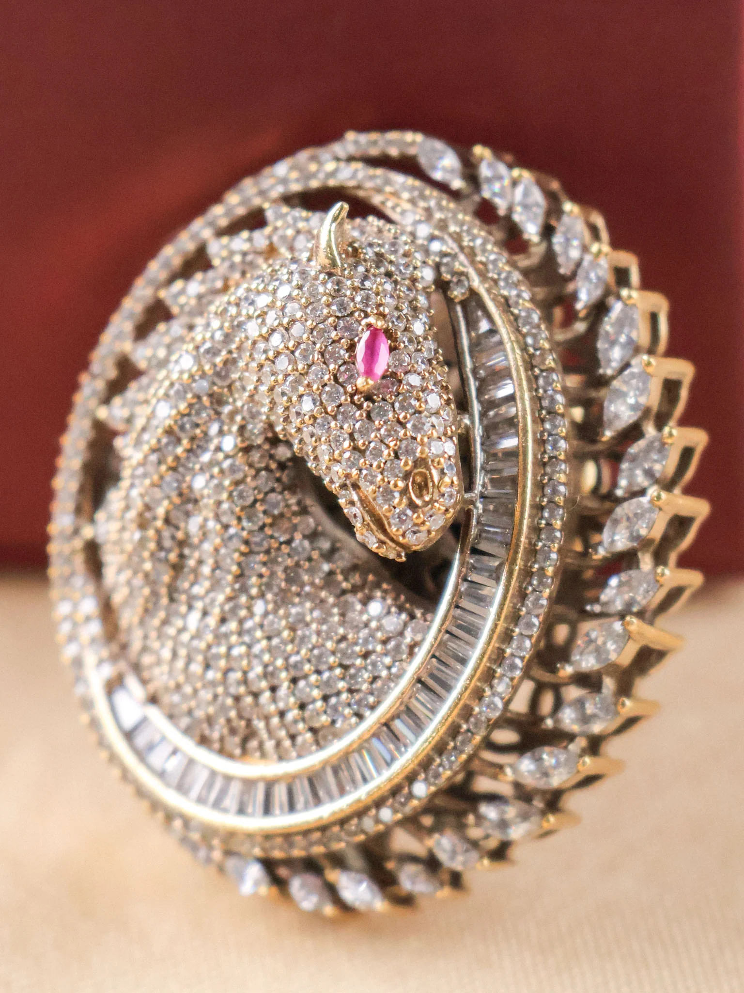 Regal Stallion Round Brooch - Image 3
