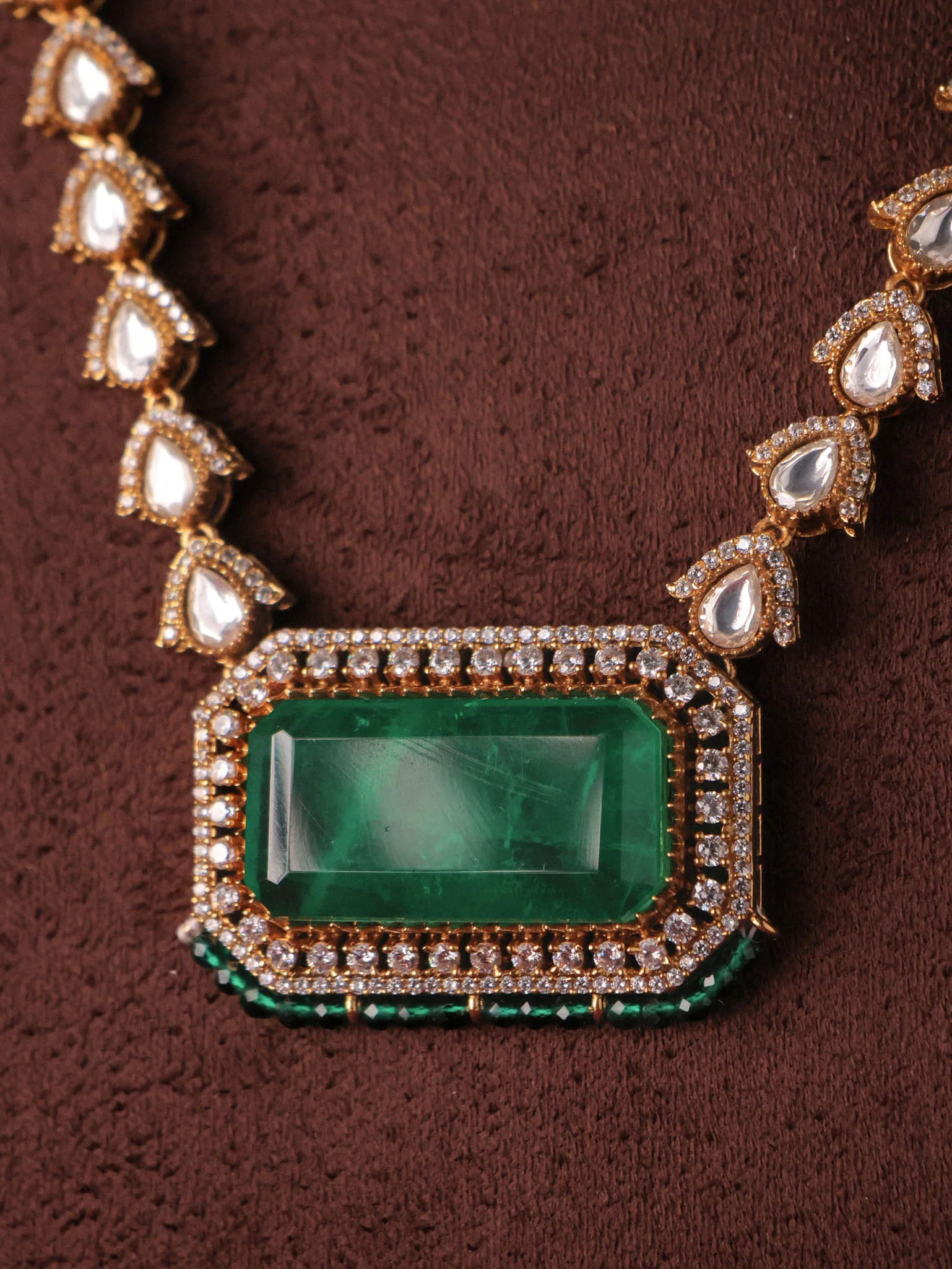 Rivaayat Royale Kundan Pendant Set - Image 2