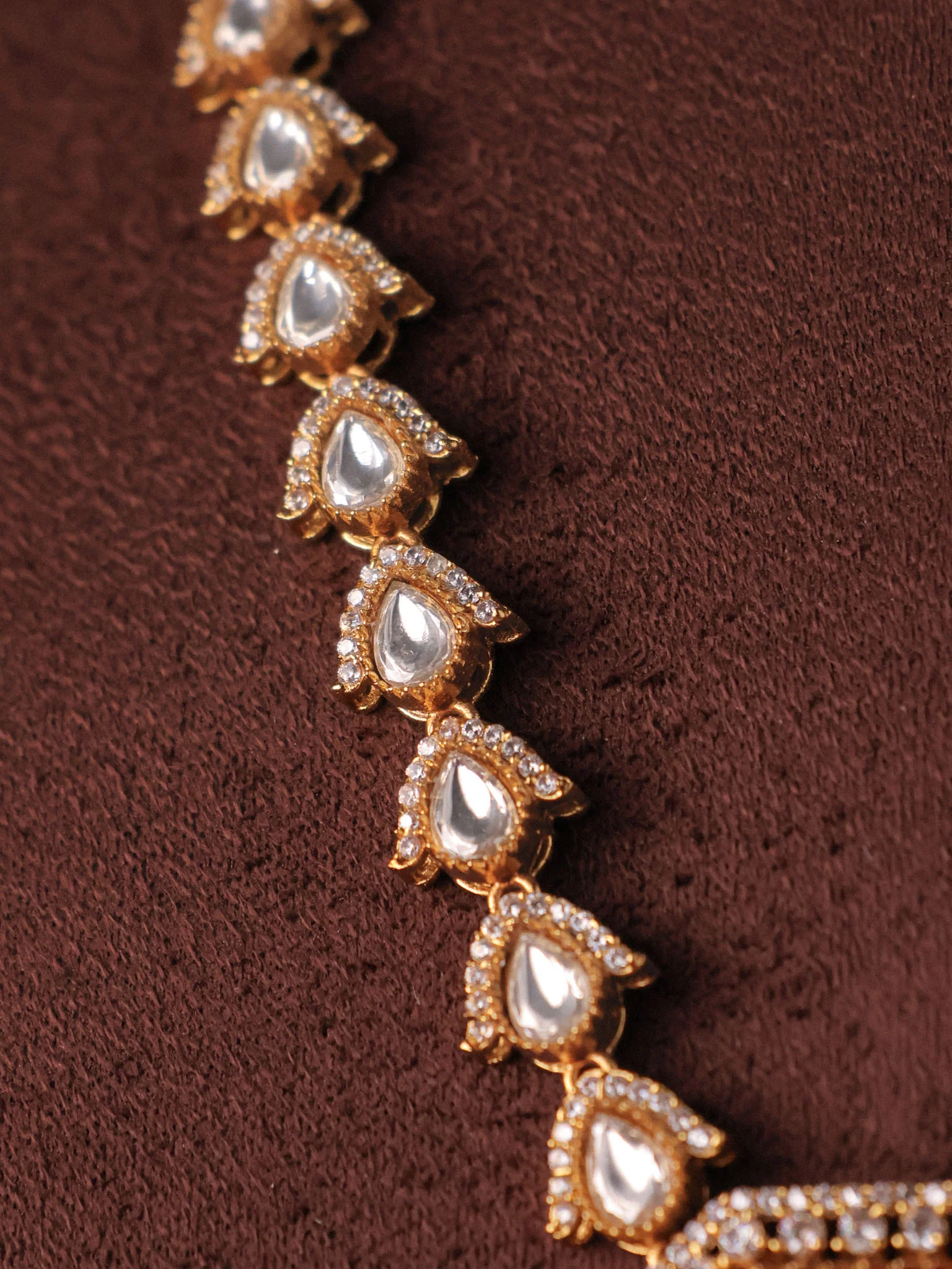 Rivaayat Royale Kundan Pendant Set - Image 5