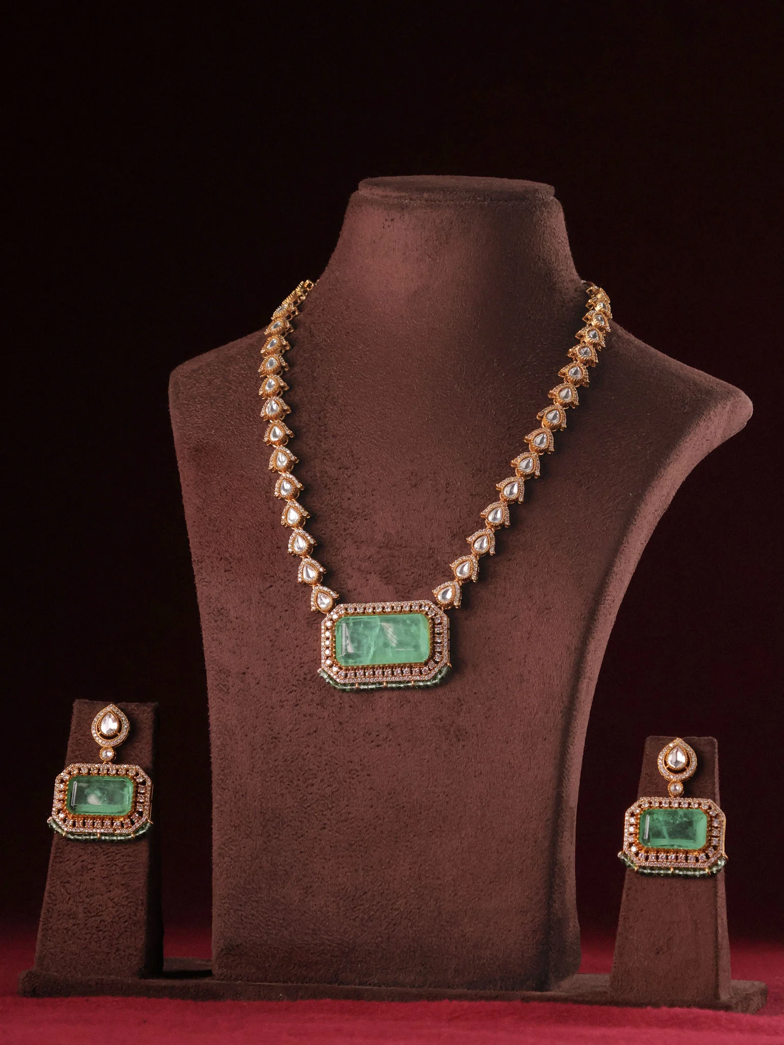Rivaayat Royale Kundan Pendant Set - Image 8