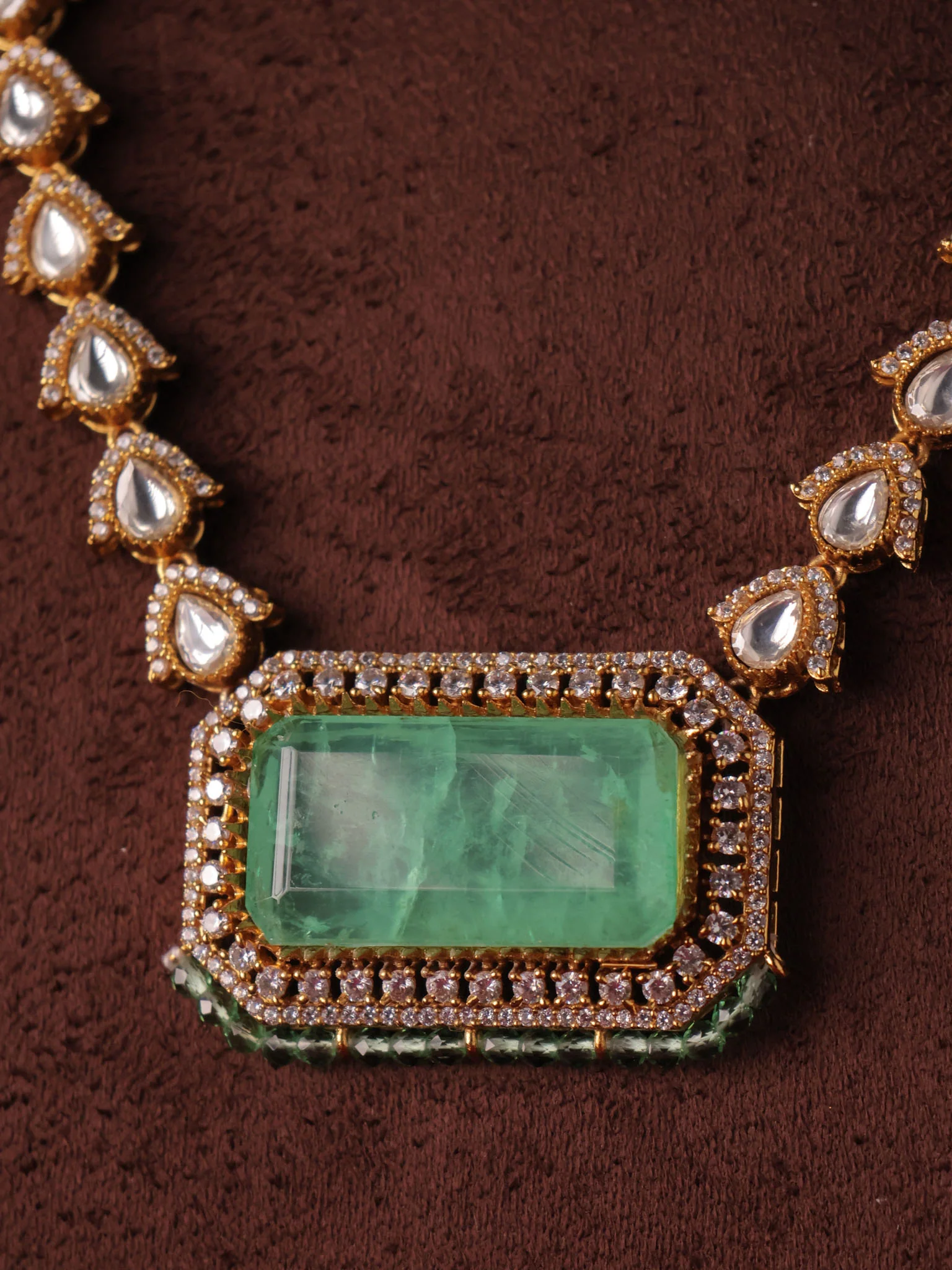 Rivaayat Royale Kundan Pendant Set - Image 9