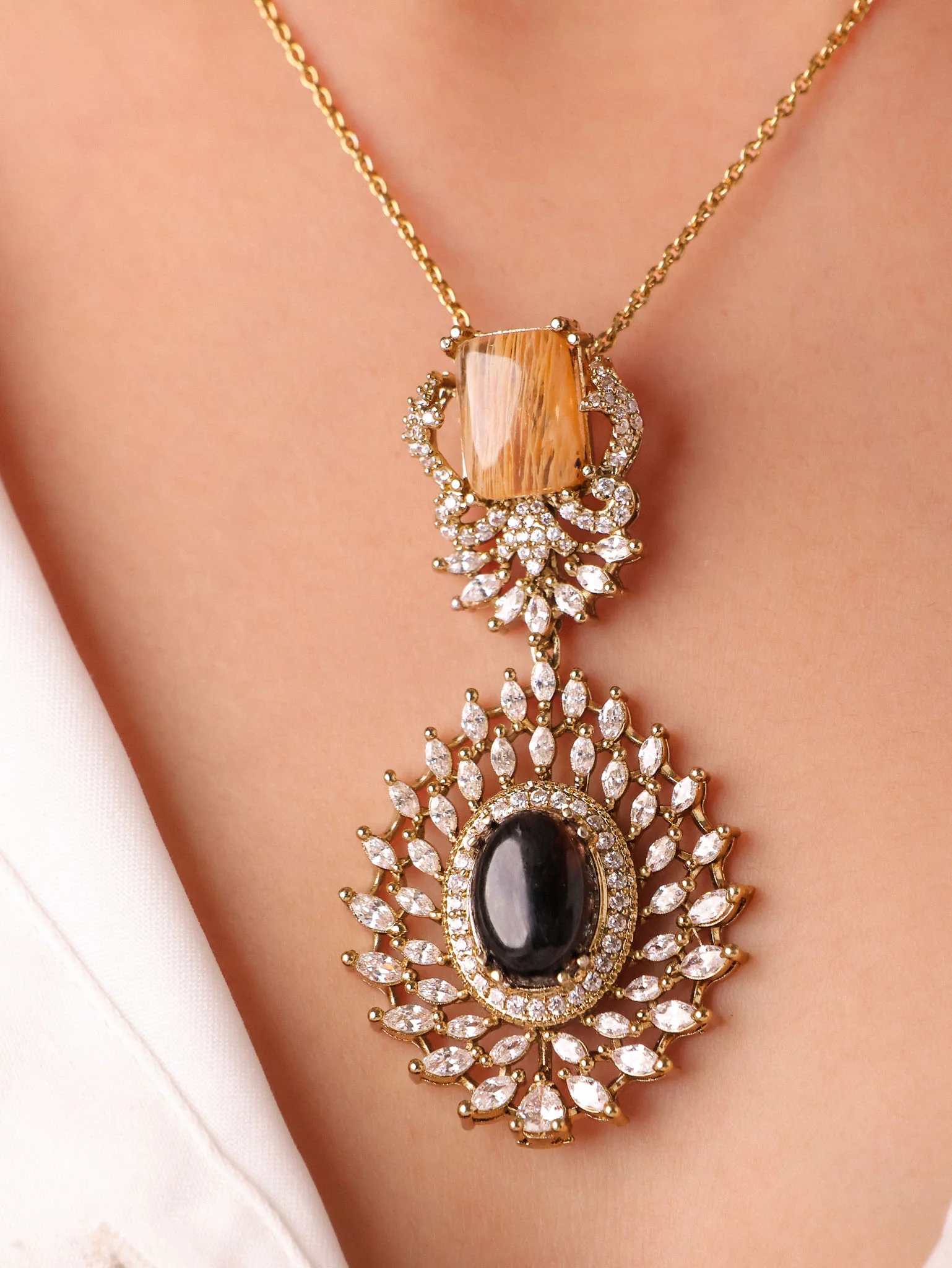 Roselle Crystal Pendant Set - Image 8
