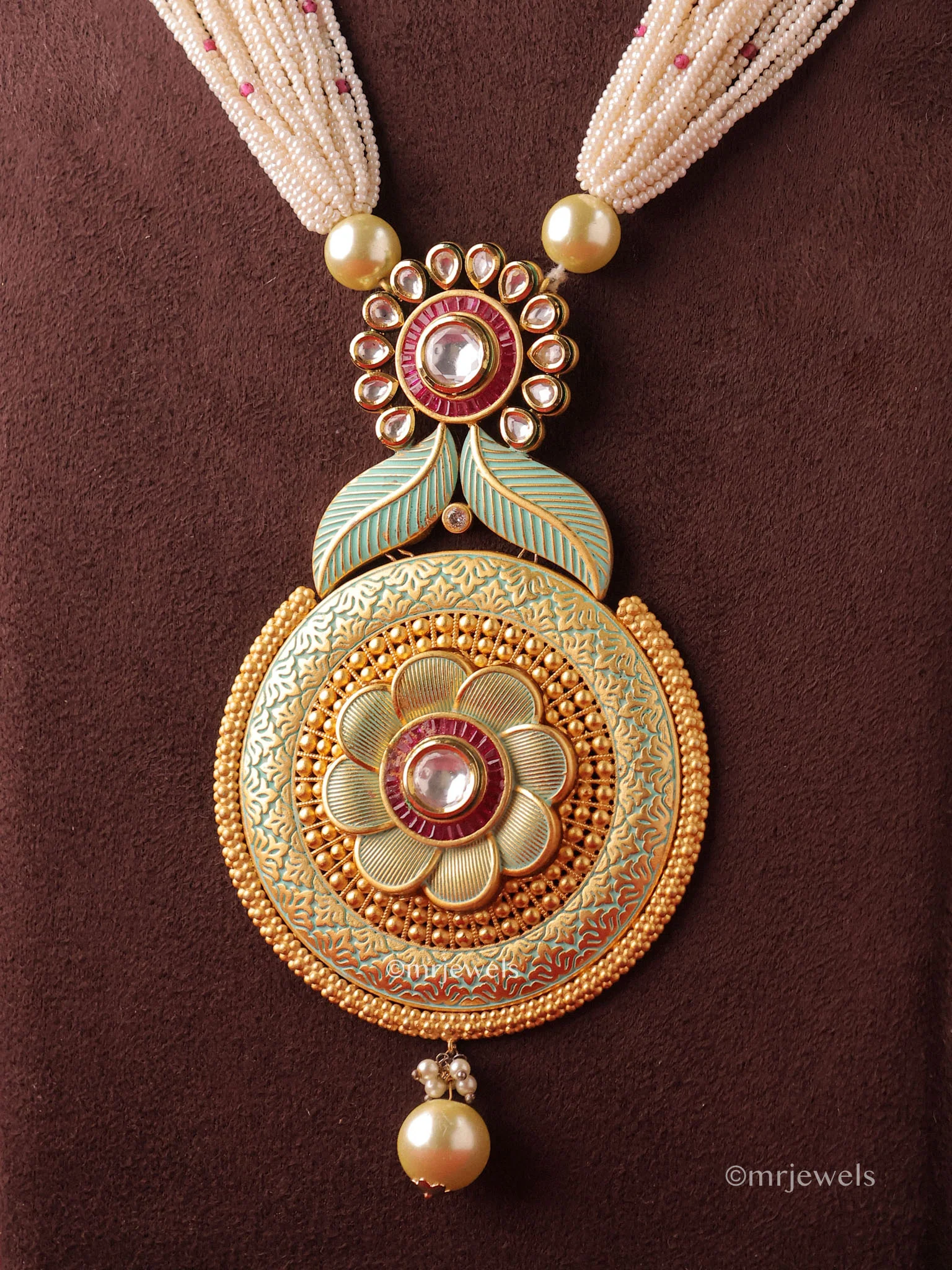 Royal Antique Pearl Kundan Necklace Set - Image 3