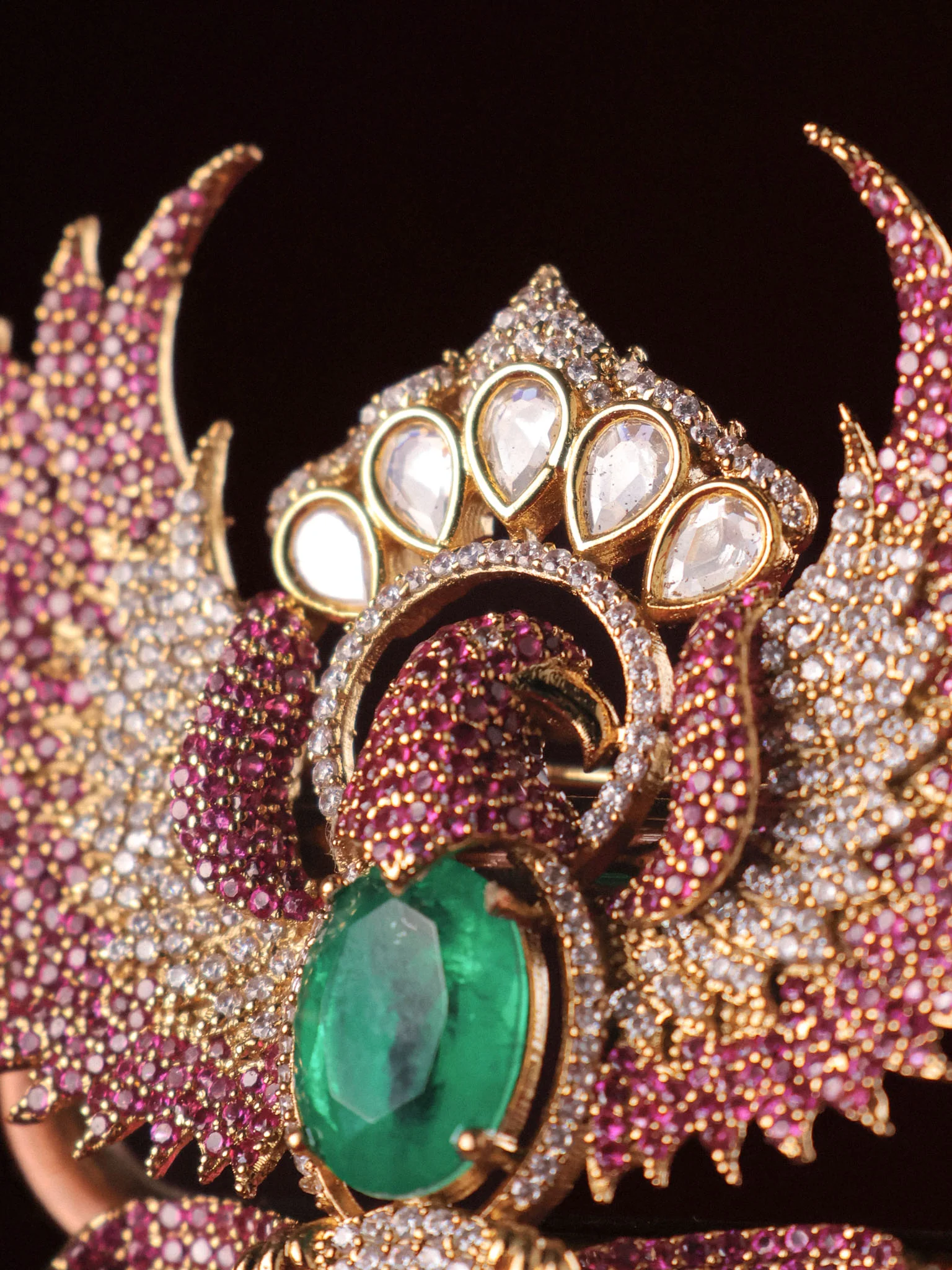 Royal Eagle Emerald Couture Brooch - Image 3
