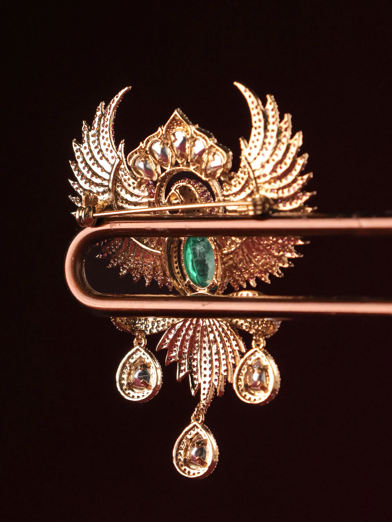 Royal Eagle Emerald Couture Brooch - Image 4