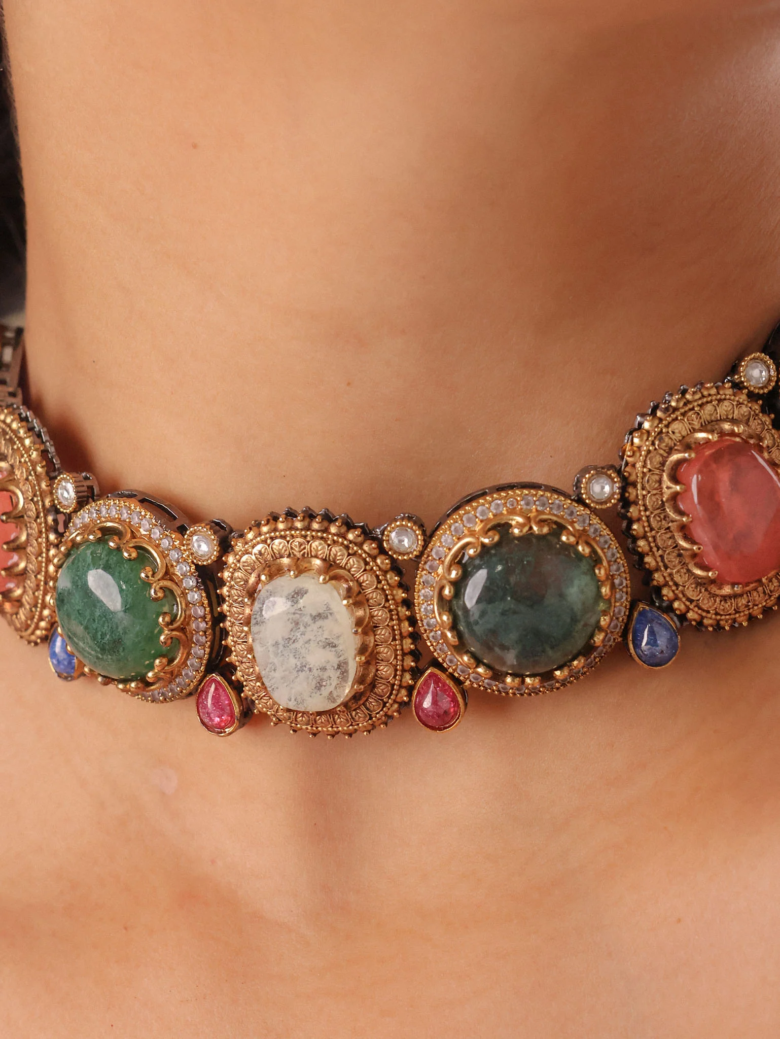 Royal Gemstone Choker - Image 2