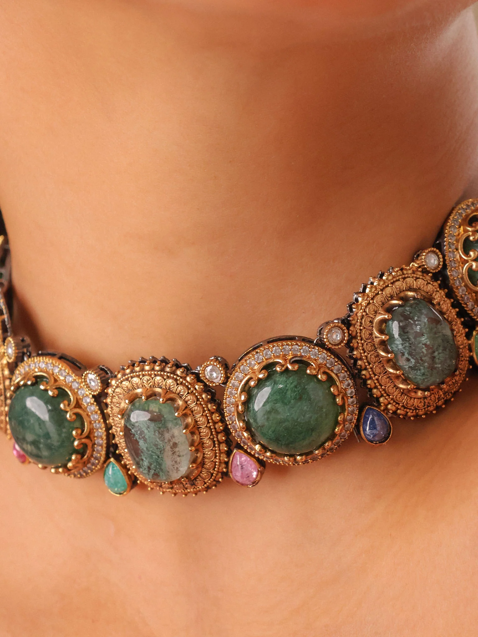 Royal Gemstone Choker - Image 5