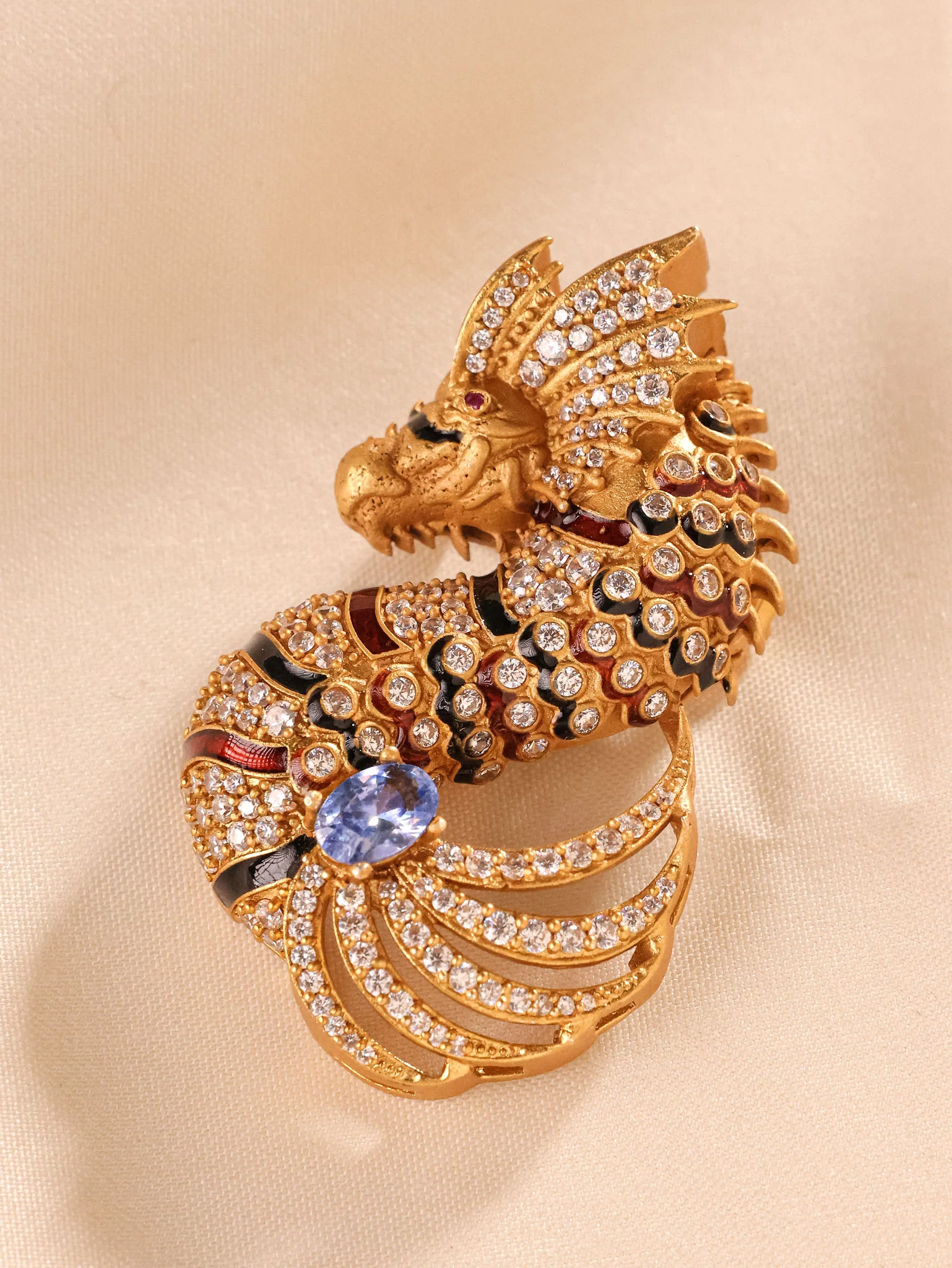 Royale Seahorse Brooch - Image 10
