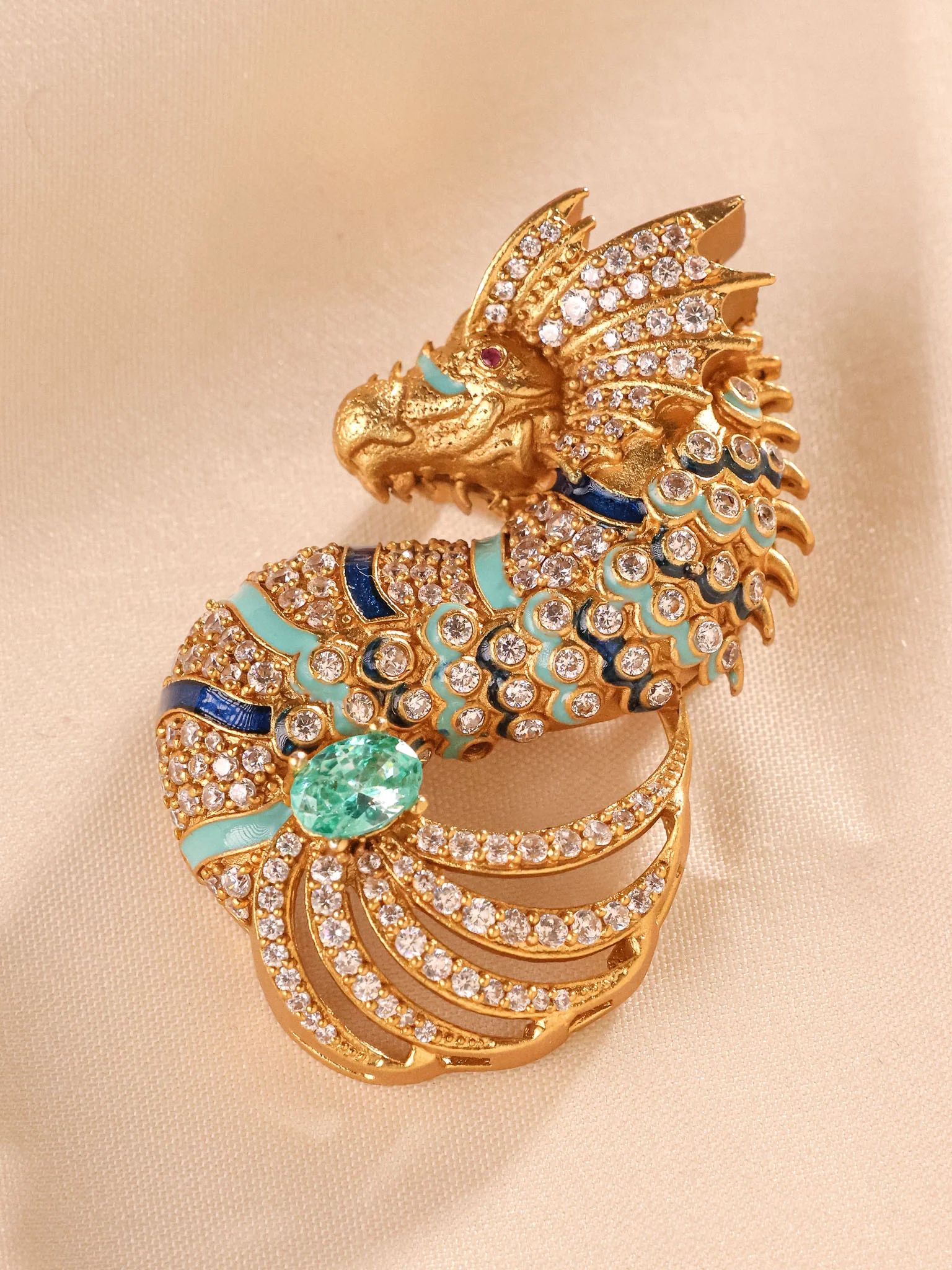 Royale Seahorse Brooch - Image 8