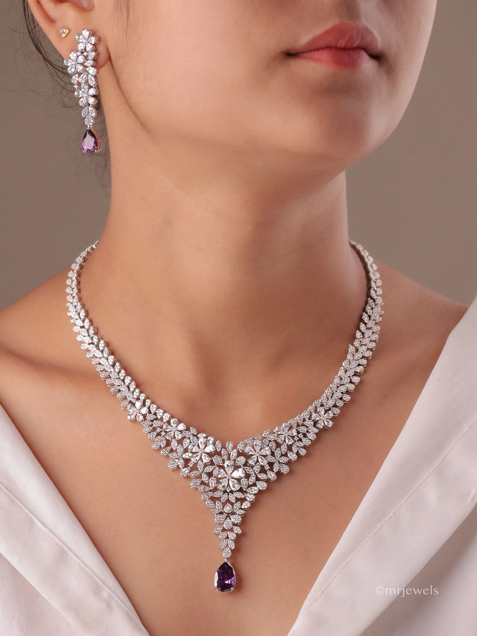 Teardrop Diamond Necklace Set - Image 5