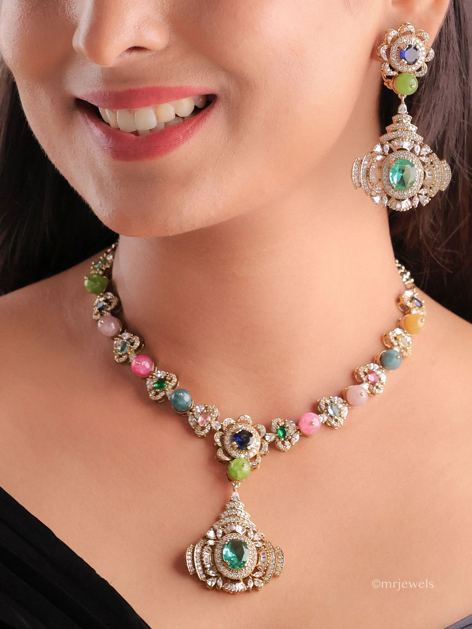 Ruhani Sabhya Necklace Set