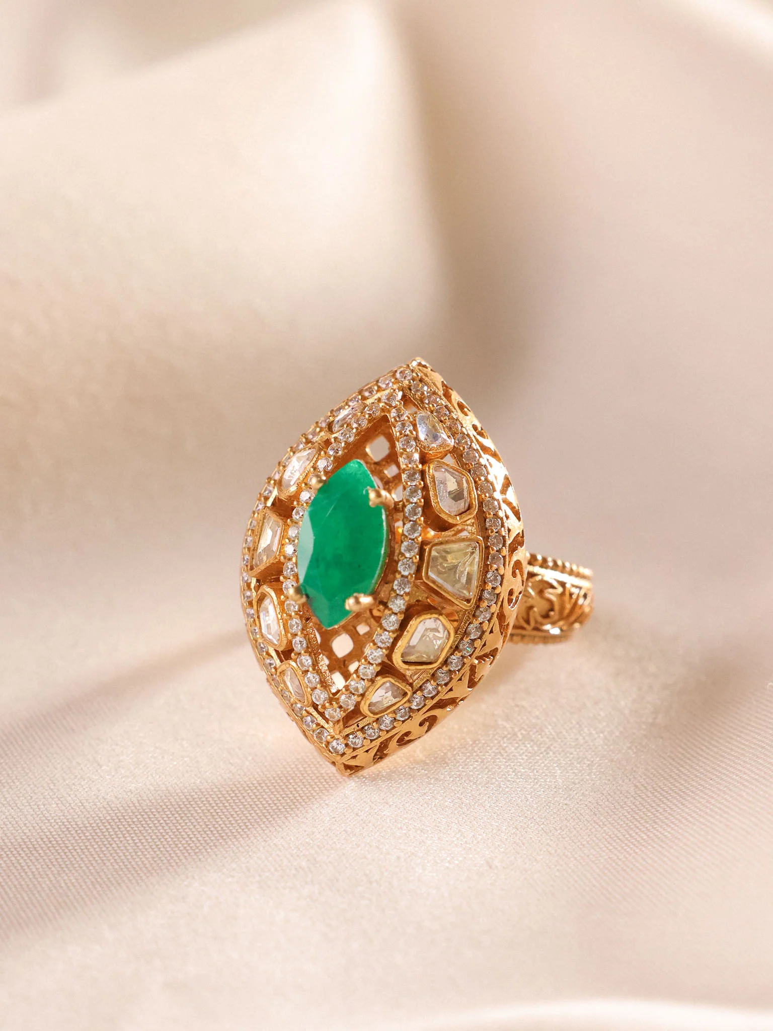 Saanjh Ratna Moissanite Ring