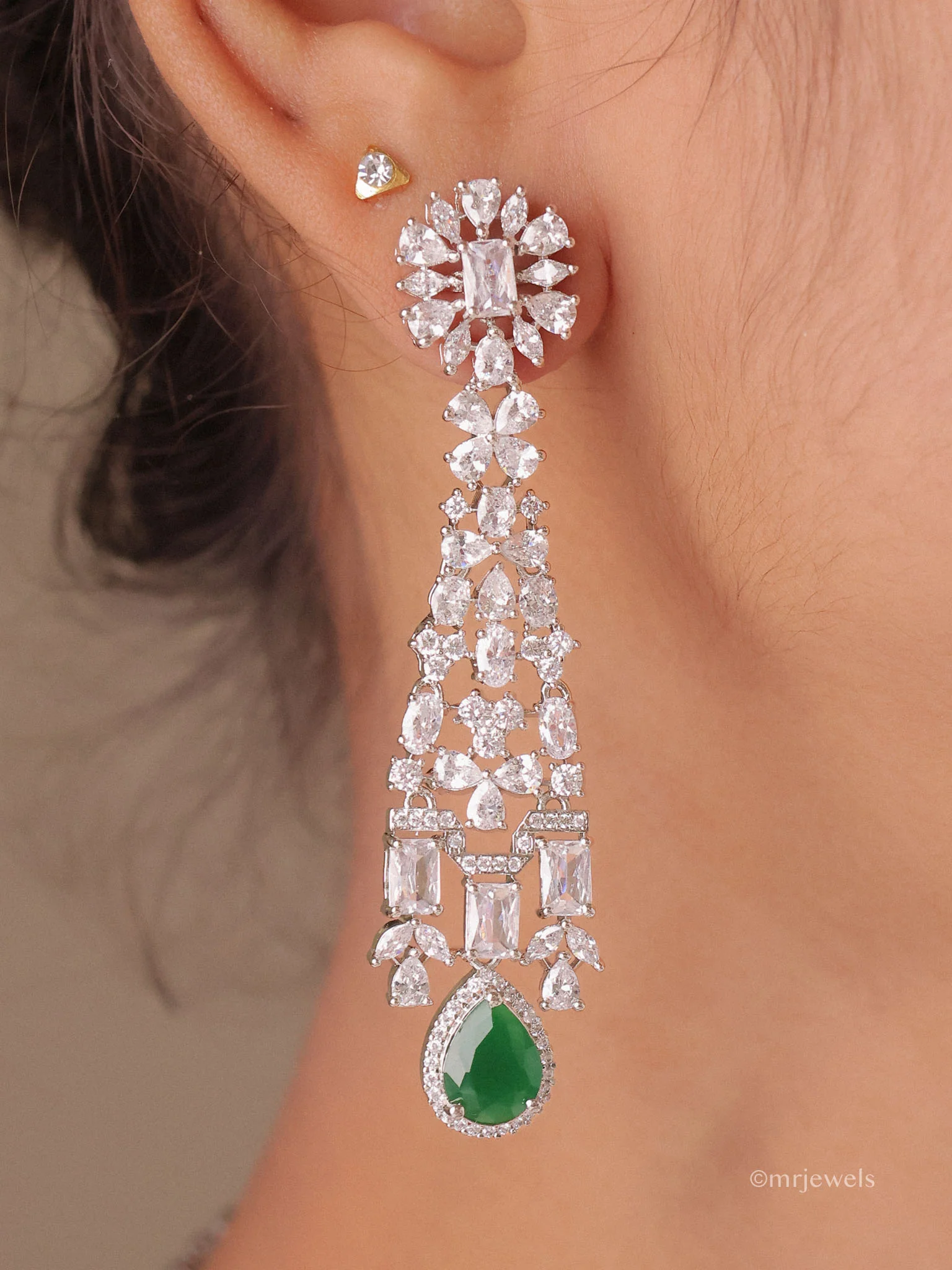 Saanvi Emerald  Layered Necklace Set - Image 3