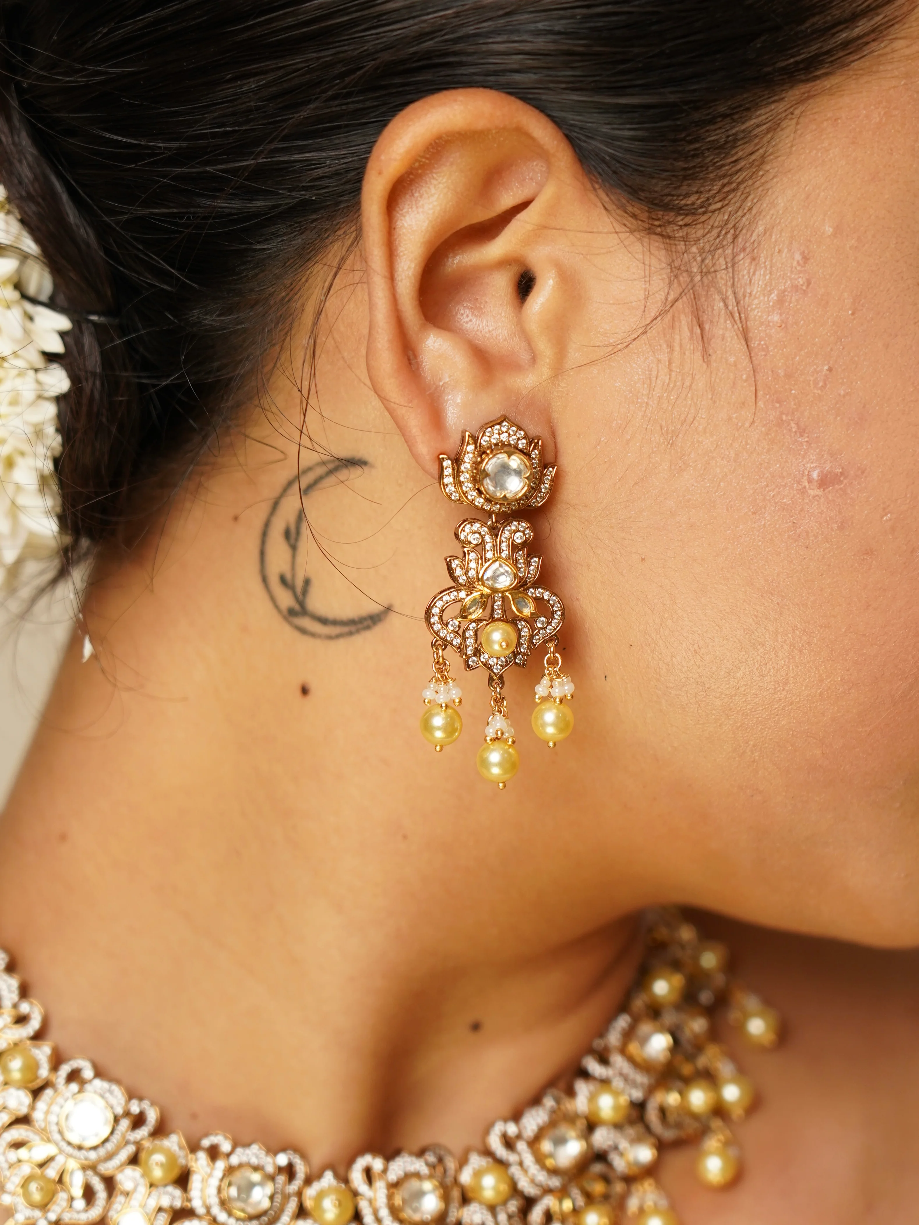 Saanvi Victorian Pearl Polki Choker Set - Image 3