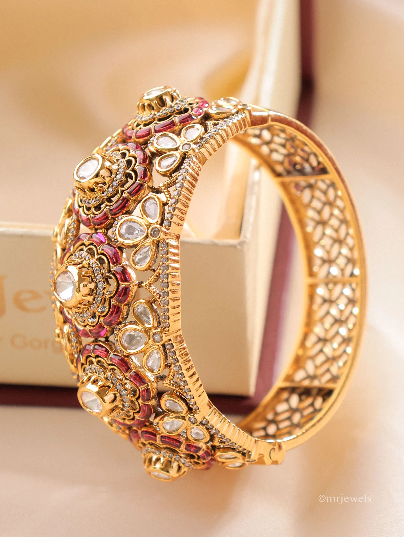 Saanya Polki Moissanite Kada - Image 2