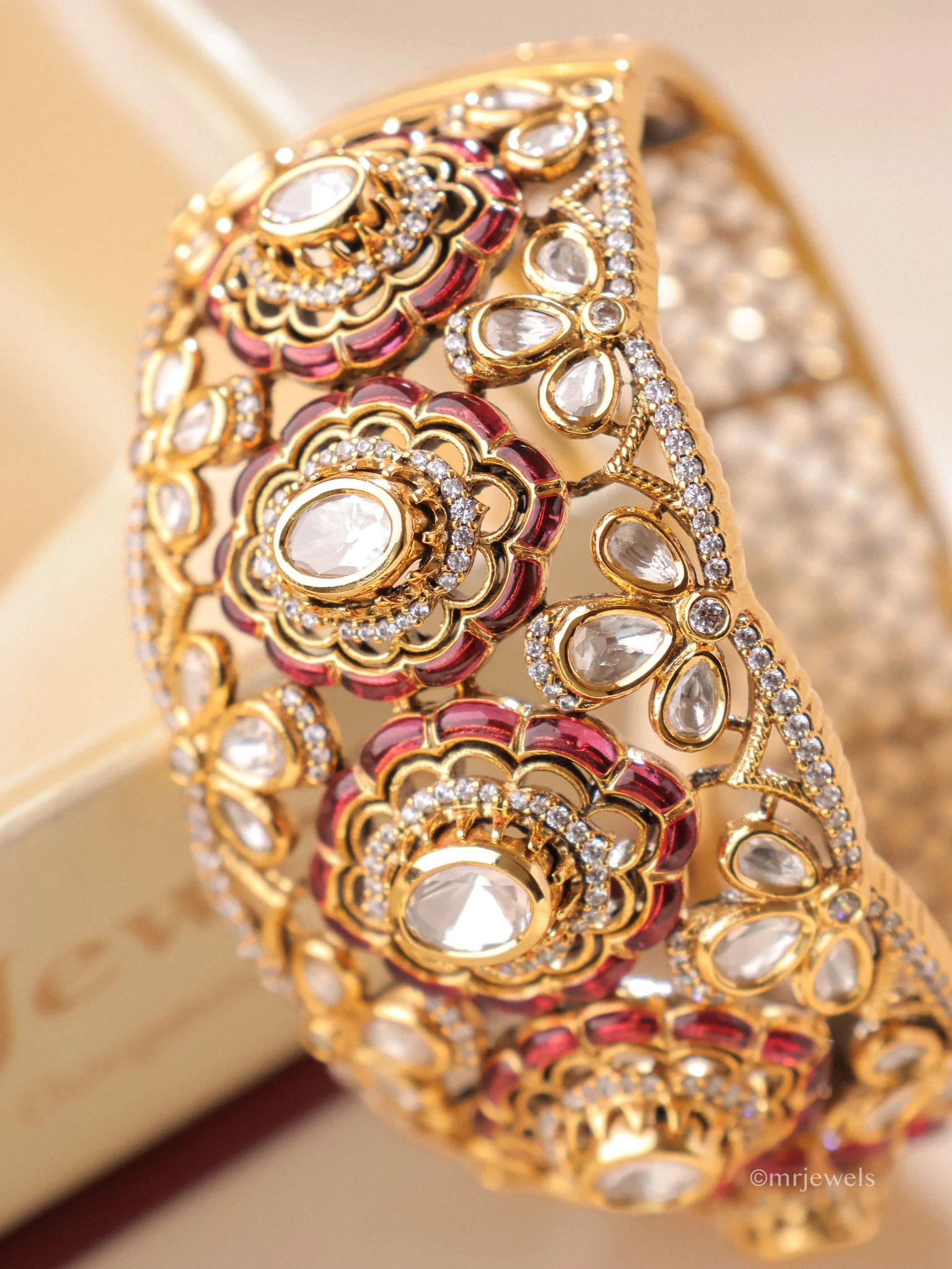 Saanya Polki Moissanite Kada - Image 3