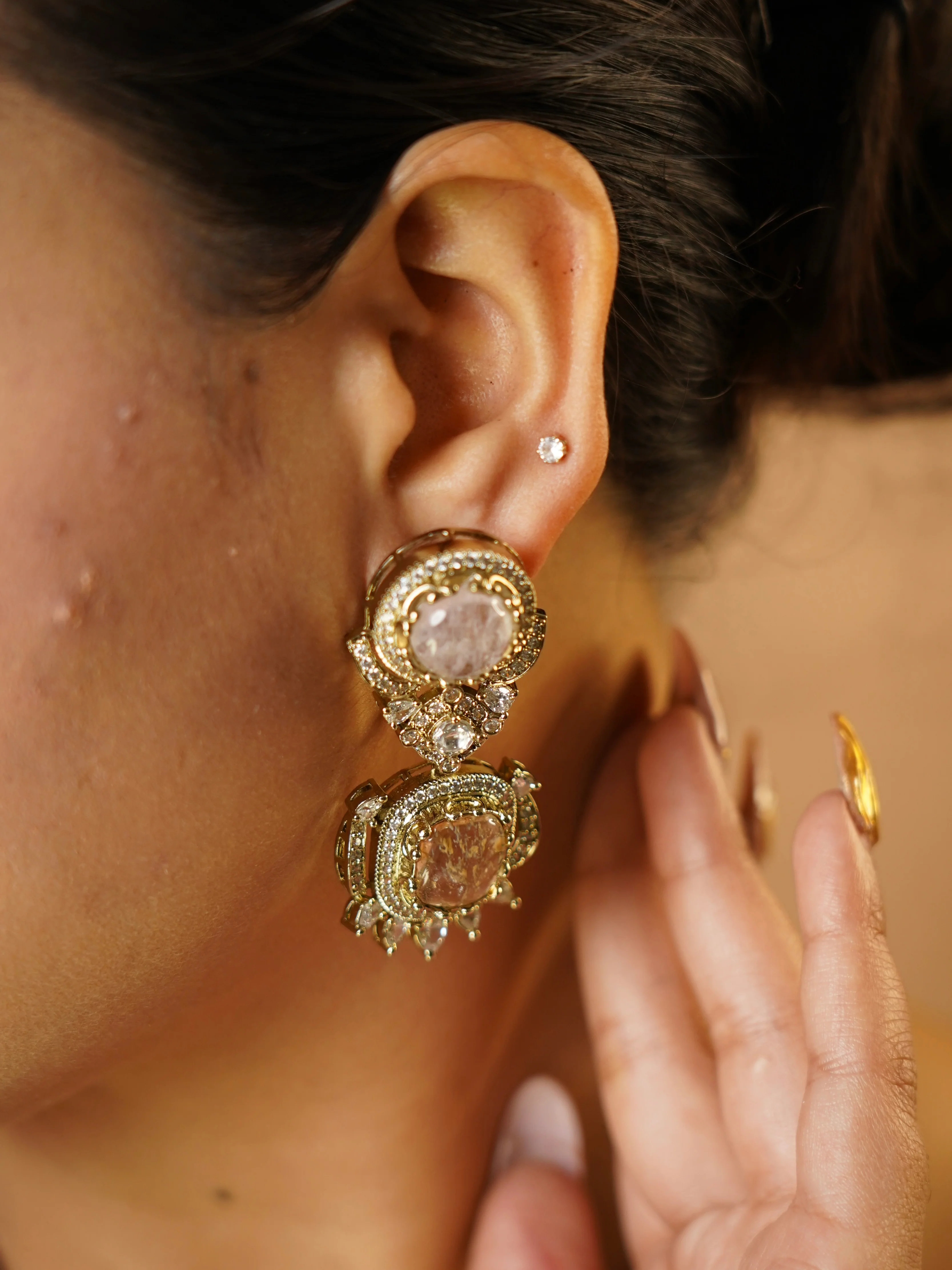 Sabya Inspired Gem Necklace Set - Image 3
