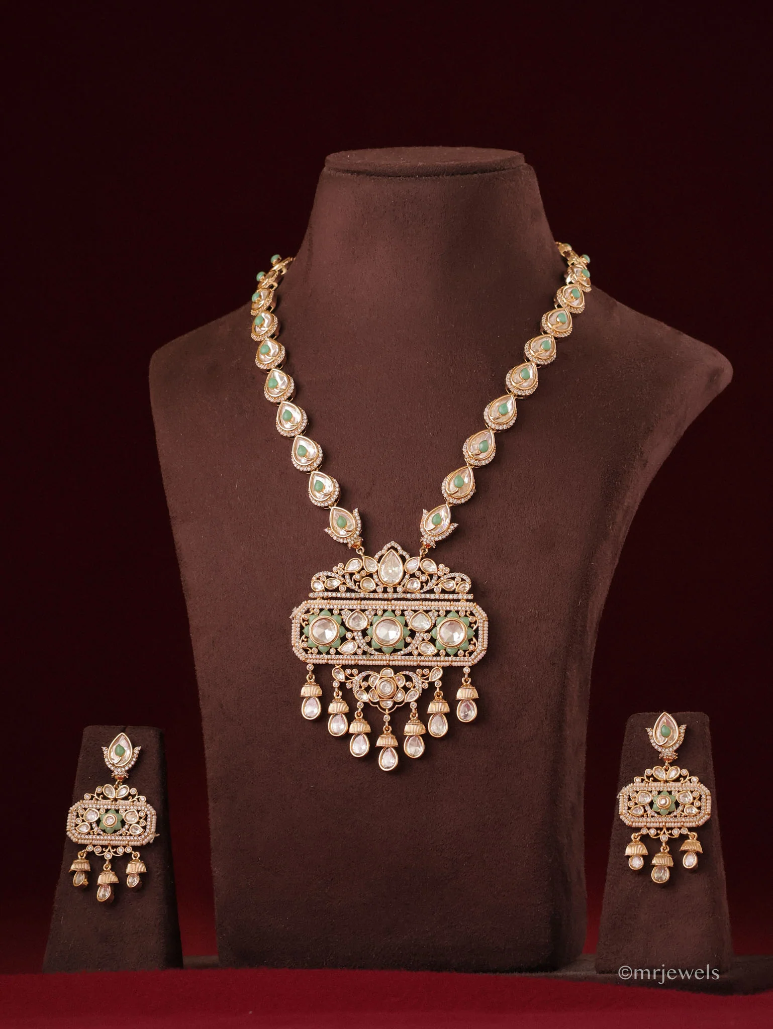 Samaira Statement Kundan Necklace