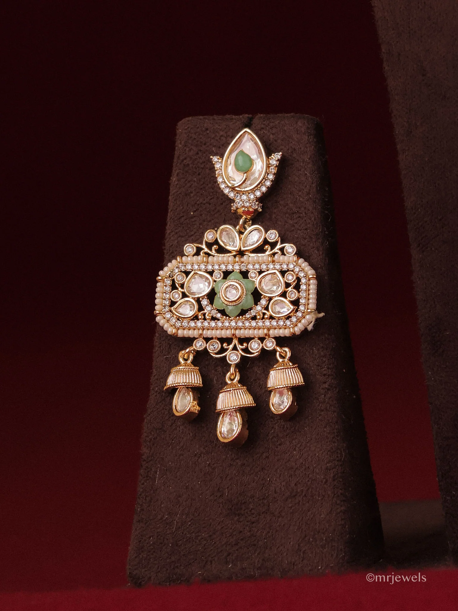 Samaira Statement Kundan Necklace - Image 3