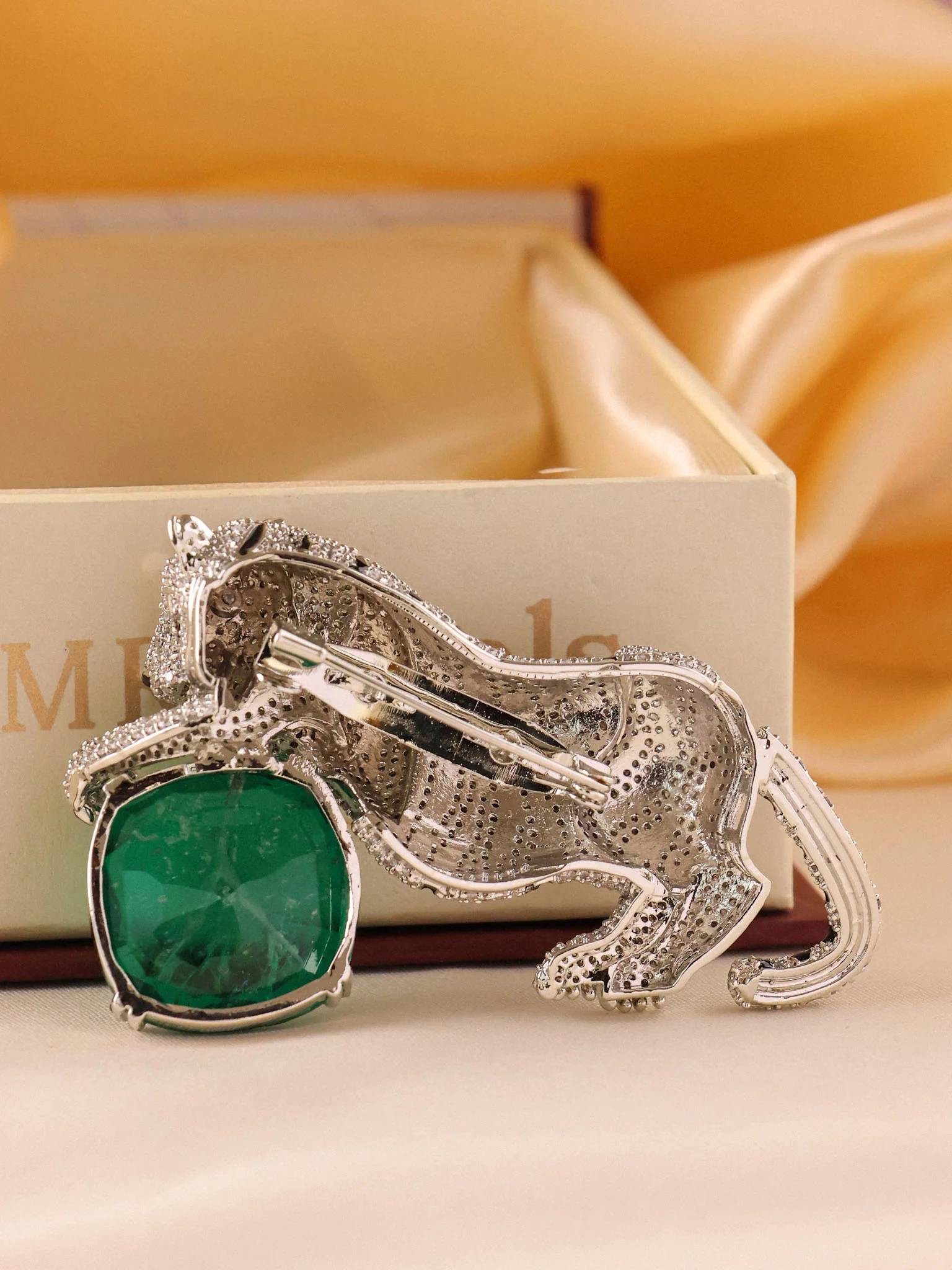 Shera Royale Emerald Brooch - Image 3