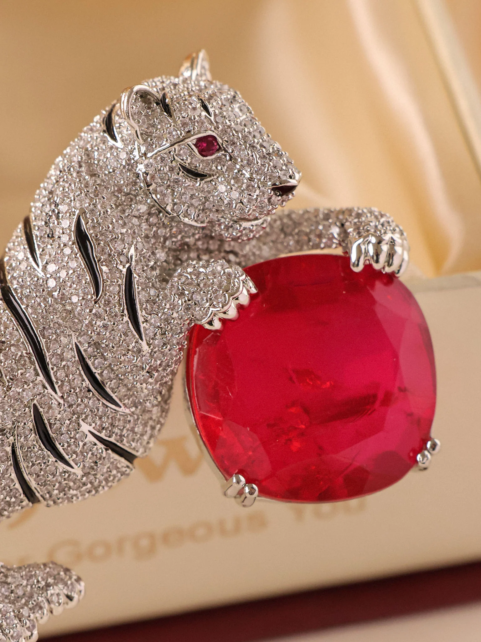 Shera Royale Emerald Brooch - Image 5