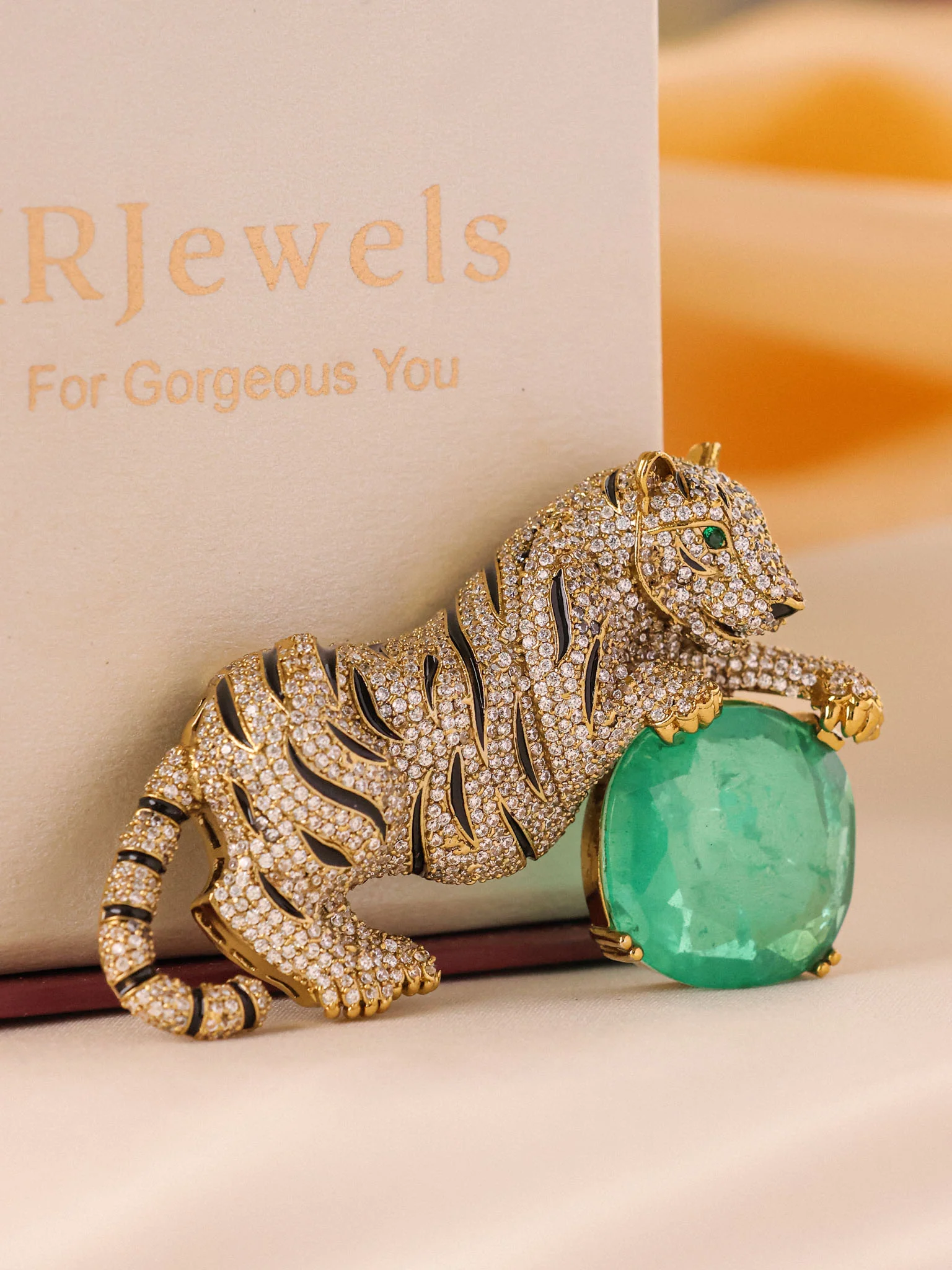 Shera Royale Emerald Brooch - Image 7