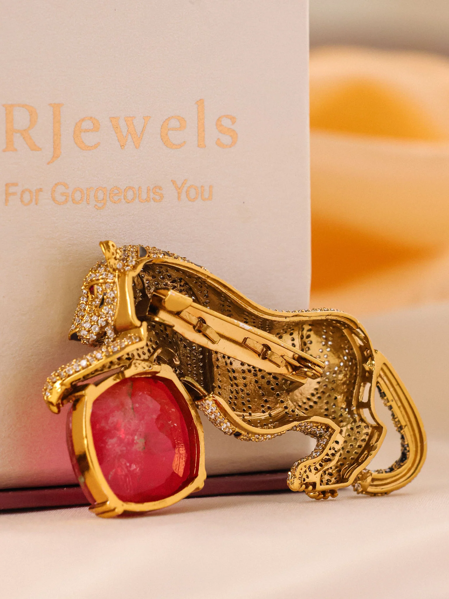 Shera Royale Emerald Brooch - Image 9