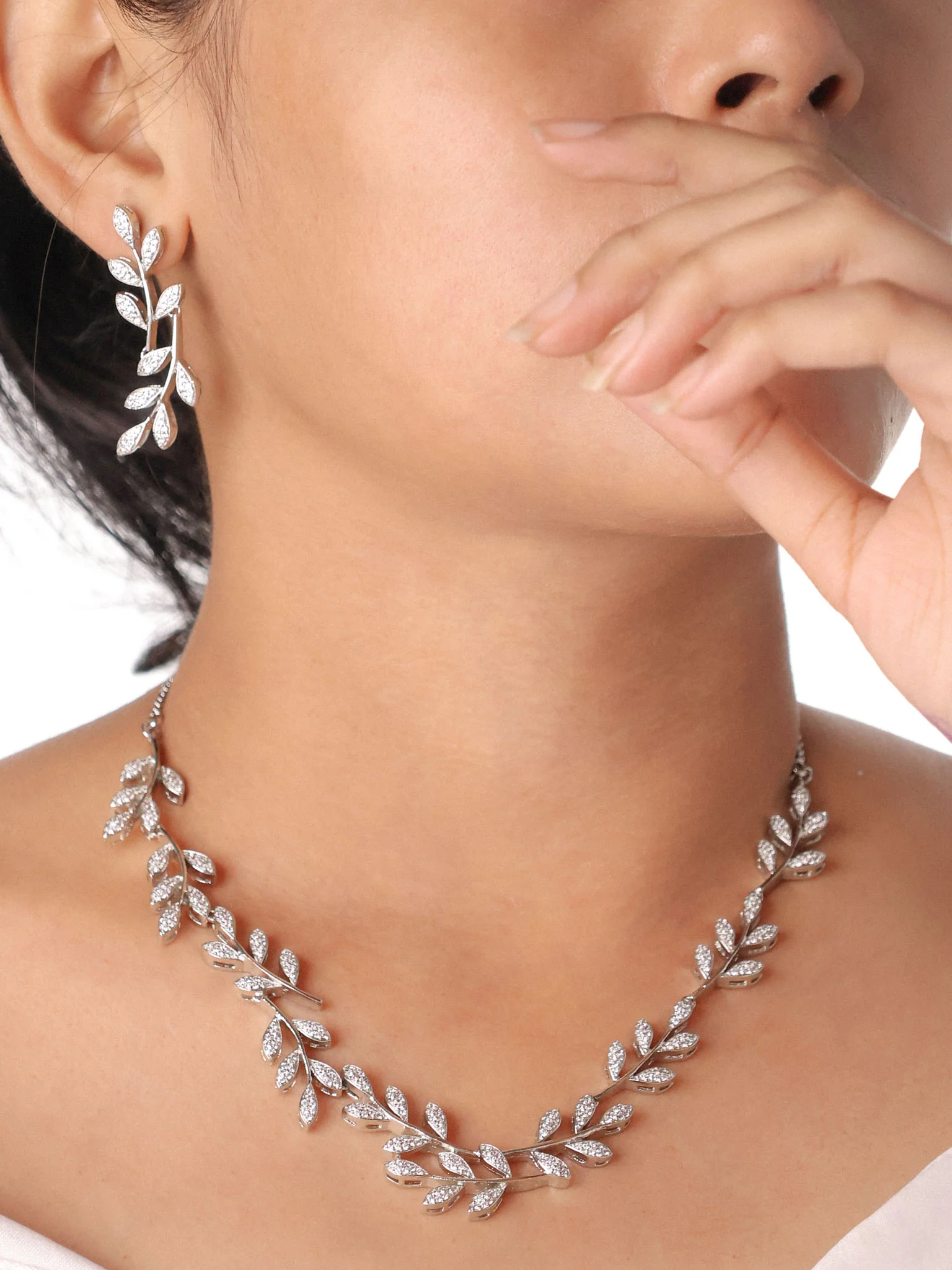 Sleek Diamond set with matching earrings